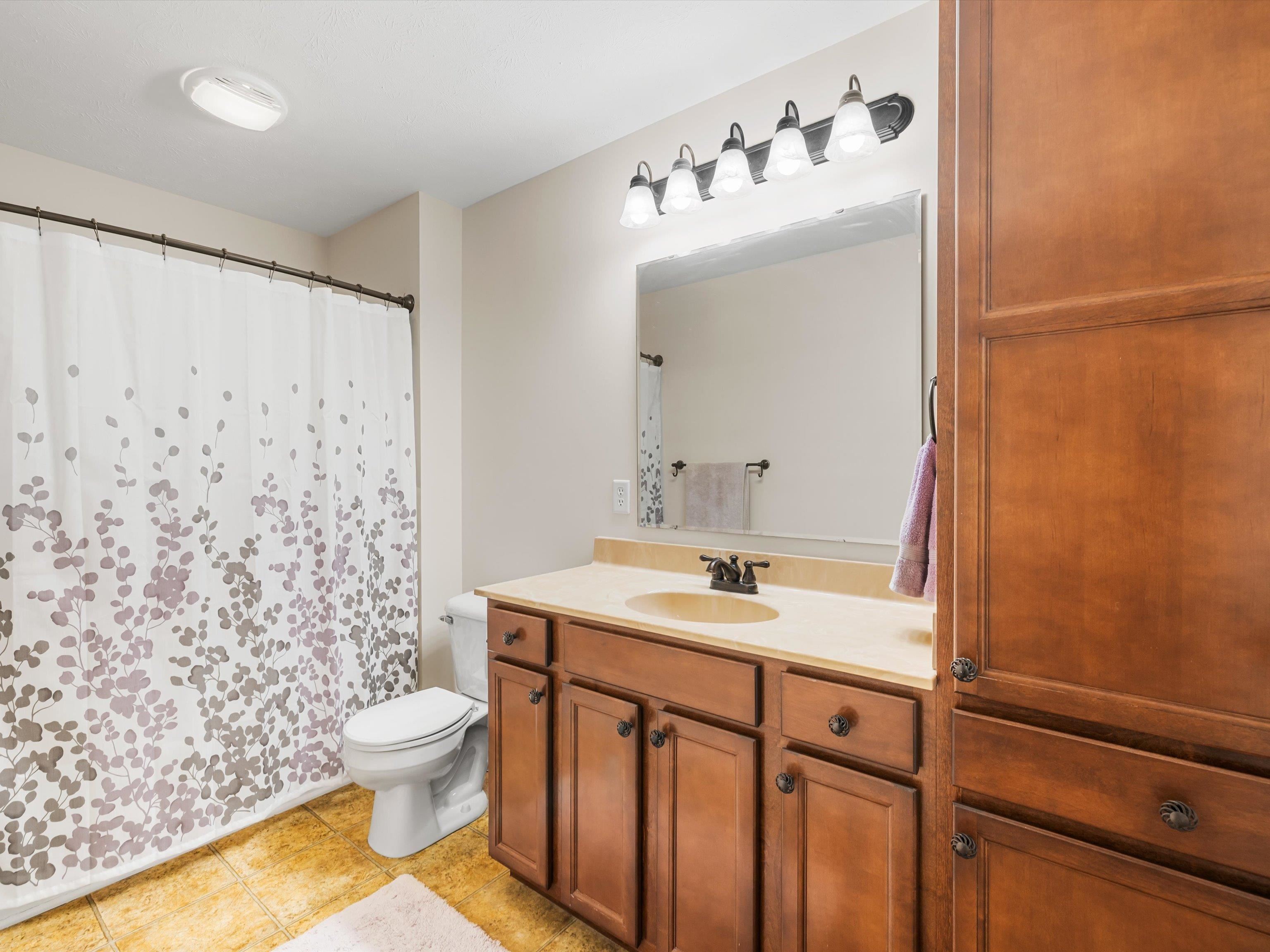 2700 Summer Point Ct, Owensboro, Kentucky 42303, 3 Bedrooms Bedrooms, ,2 BathroomsBathrooms,Single Family Residence,For Sale,Summer Point Ct,89840