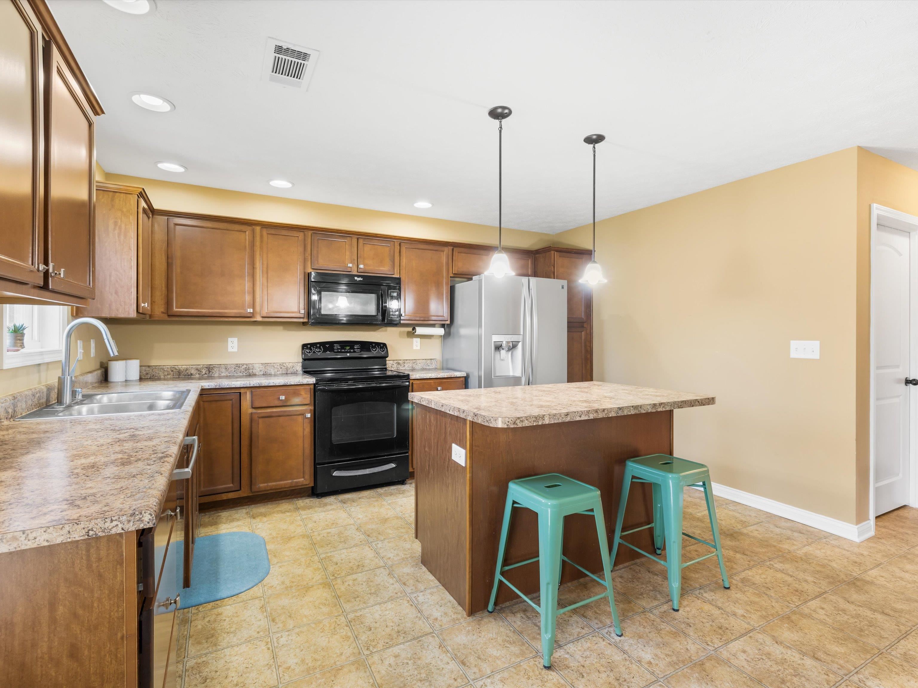 2700 Summer Point Ct, Owensboro, Kentucky 42303, 3 Bedrooms Bedrooms, ,2 BathroomsBathrooms,Single Family Residence,For Sale,Summer Point Ct,89840