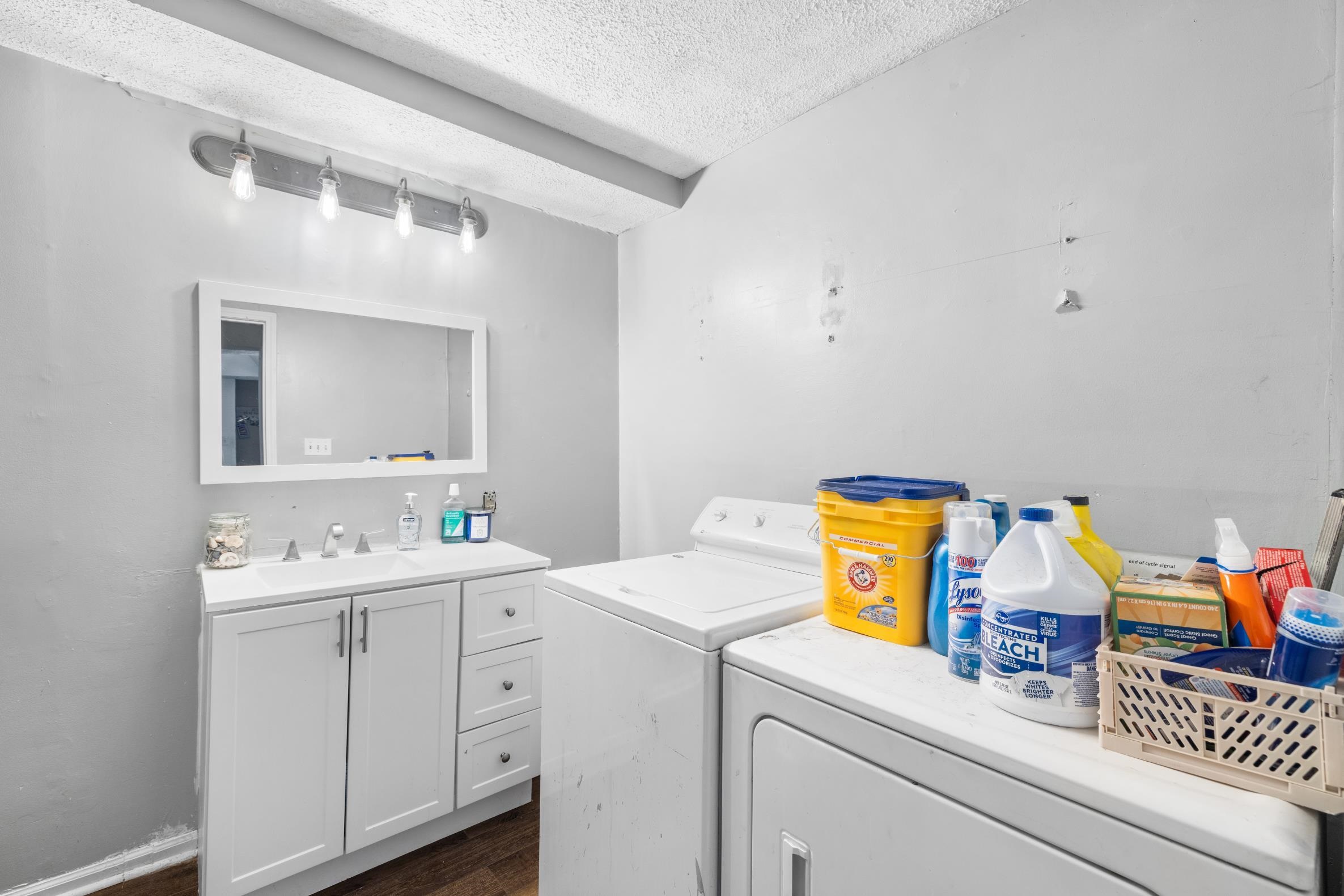 911 West Parrish Ave, Owensboro, Kentucky 42301, 3 Bedrooms Bedrooms, ,2 BathroomsBathrooms,Single Family Residence,For Sale,West Parrish Ave,89842