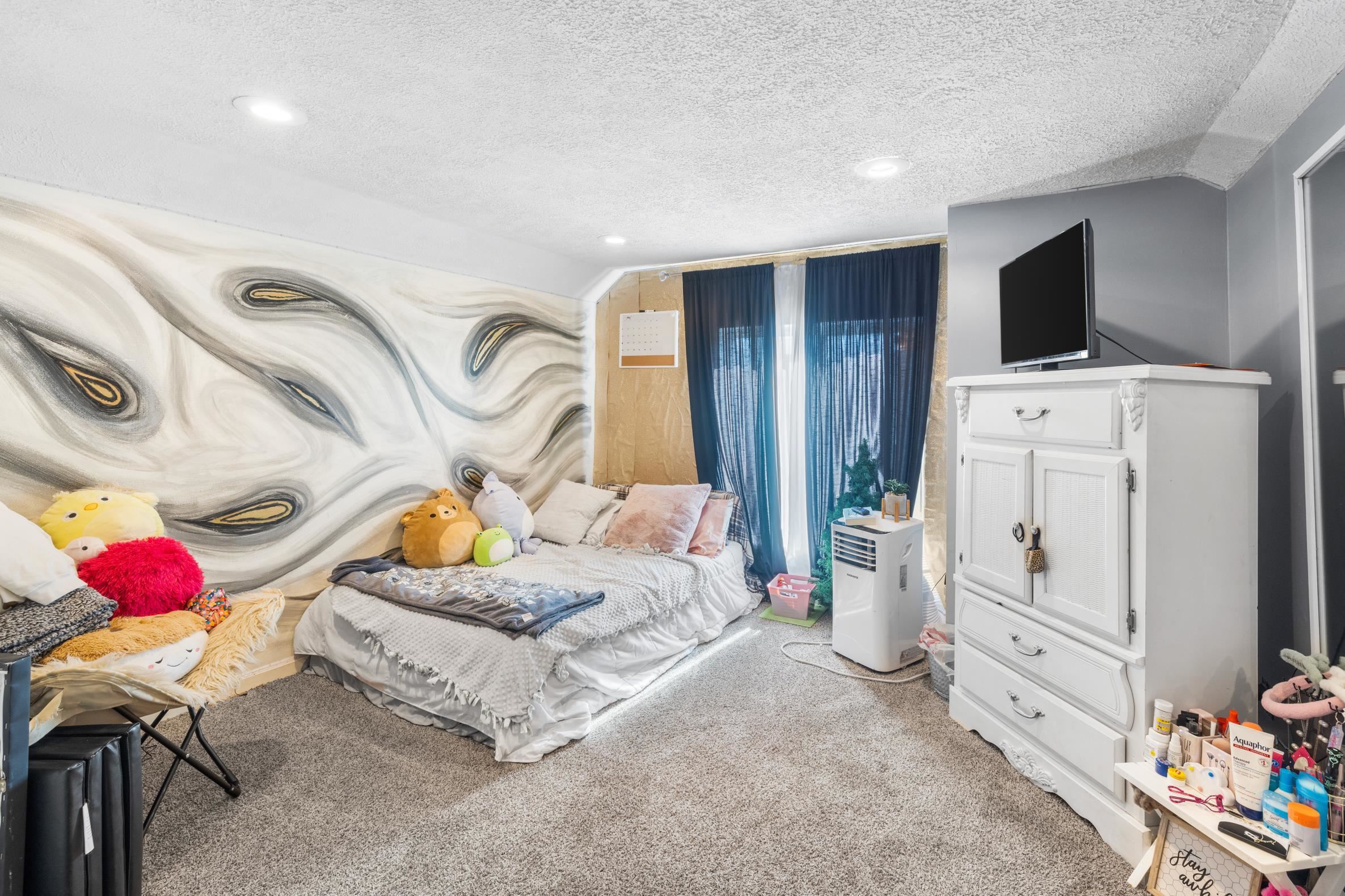 911 West Parrish Ave, Owensboro, Kentucky 42301, 3 Bedrooms Bedrooms, ,2 BathroomsBathrooms,Single Family Residence,For Sale,West Parrish Ave,89842