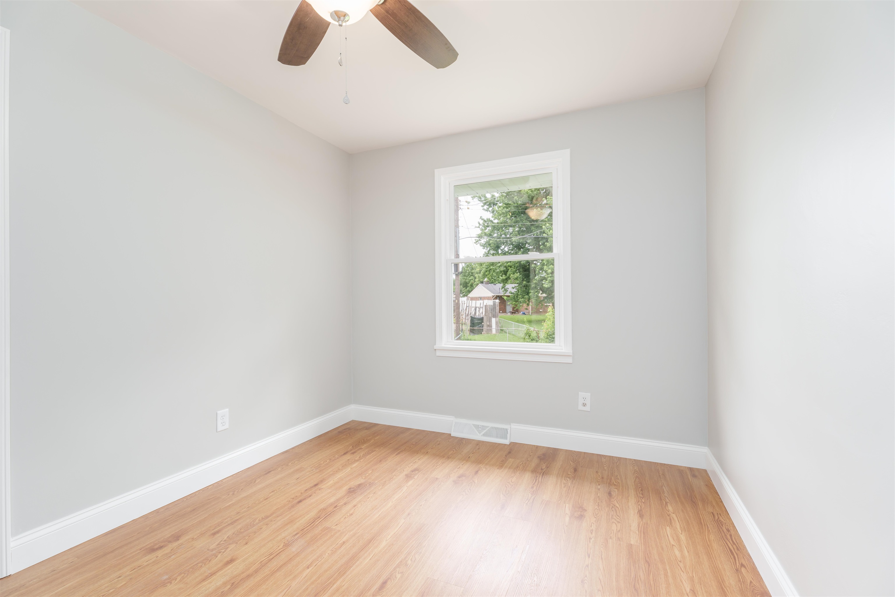 1329 Carter Rd, Owensboro, Kentucky 42301, 3 Bedrooms Bedrooms, ,1 BathroomBathrooms,Single Family Residence,For Sale,Carter Rd,89843