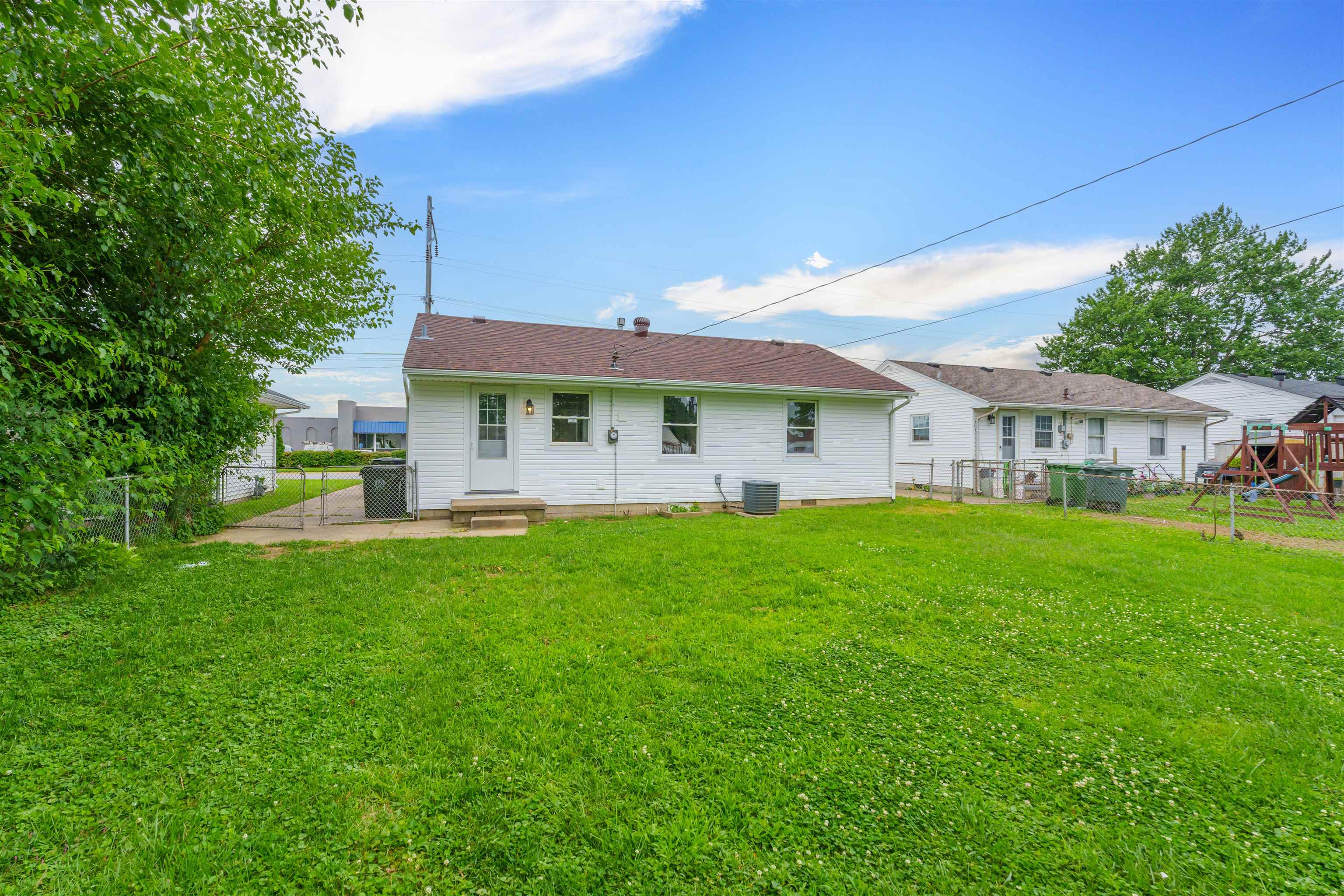 1329 Carter Rd, Owensboro, Kentucky 42301, 3 Bedrooms Bedrooms, ,1 BathroomBathrooms,Single Family Residence,For Sale,Carter Rd,89843