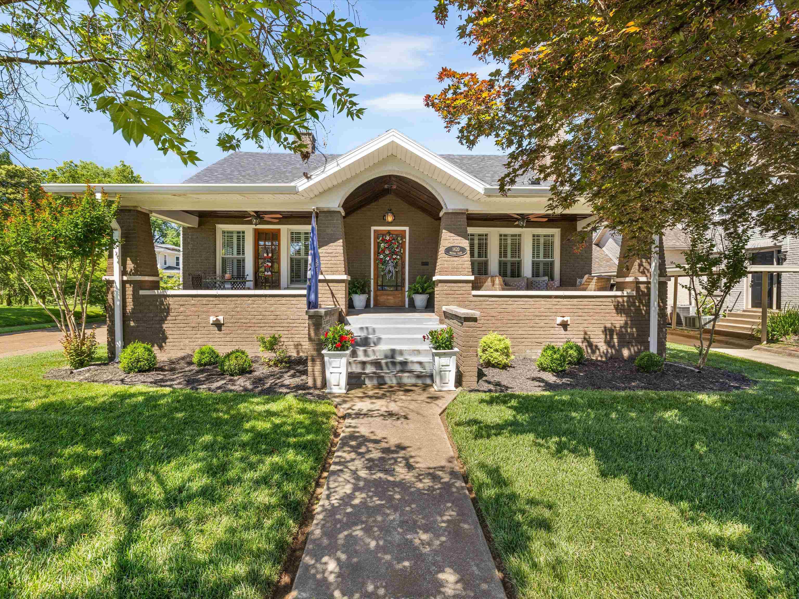 1420 Waverly Place, Owensboro, Kentucky 42301, 3 Bedrooms Bedrooms, ,3 BathroomsBathrooms,Single Family Residence,For Sale,Waverly Place,89844
