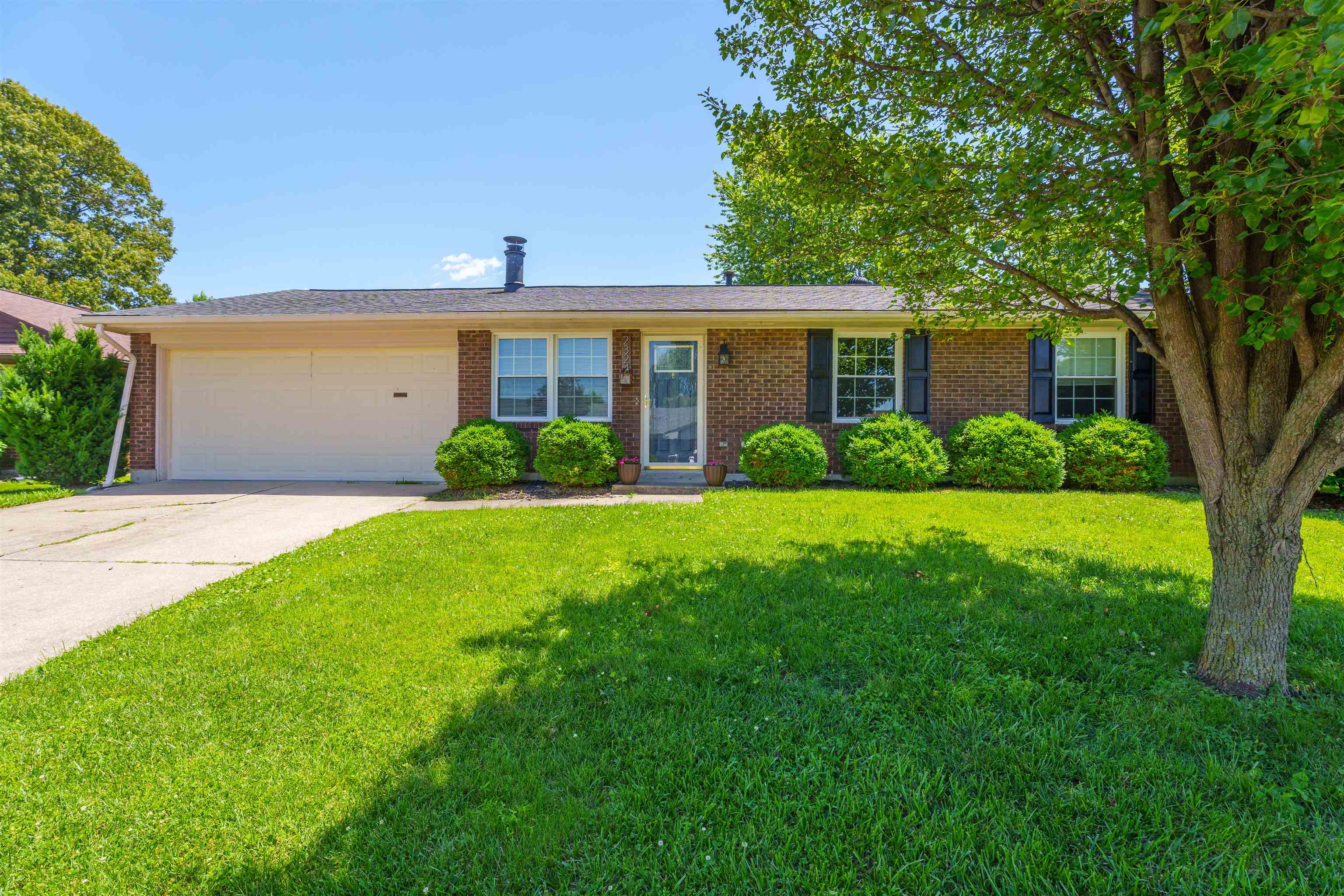 2324 Landsdowne S, Owensboro, Kentucky 42303, 3 Bedrooms Bedrooms, ,1 BathroomBathrooms,Single Family Residence,For Sale,Landsdowne S,89847