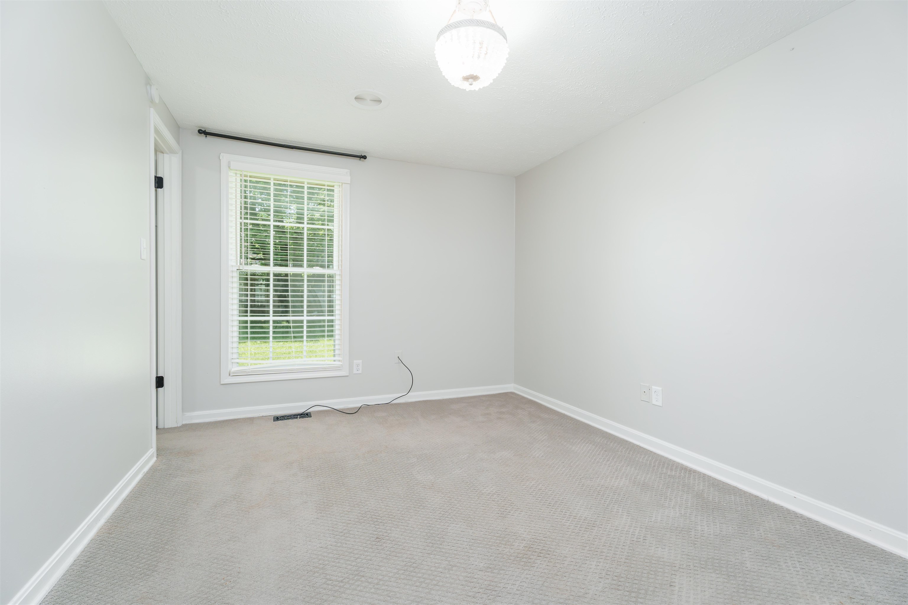 2324 Landsdowne S, Owensboro, Kentucky 42303, 3 Bedrooms Bedrooms, ,1 BathroomBathrooms,Single Family Residence,For Sale,Landsdowne S,89847