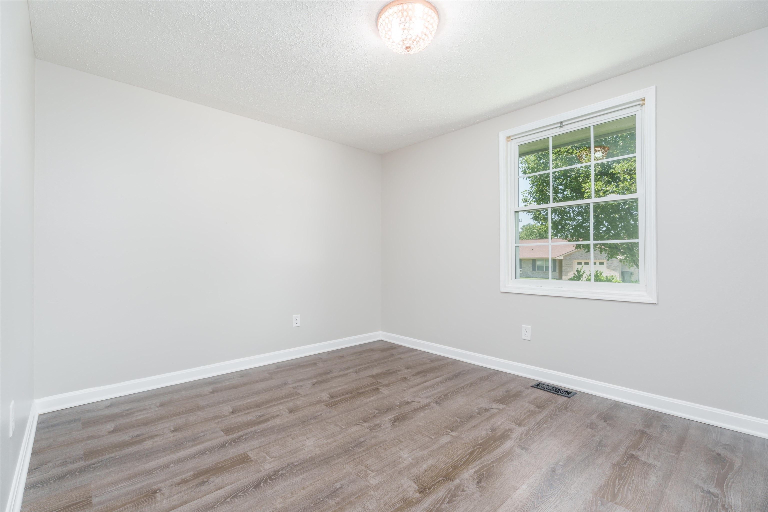2324 Landsdowne S, Owensboro, Kentucky 42303, 3 Bedrooms Bedrooms, ,1 BathroomBathrooms,Single Family Residence,For Sale,Landsdowne S,89847
