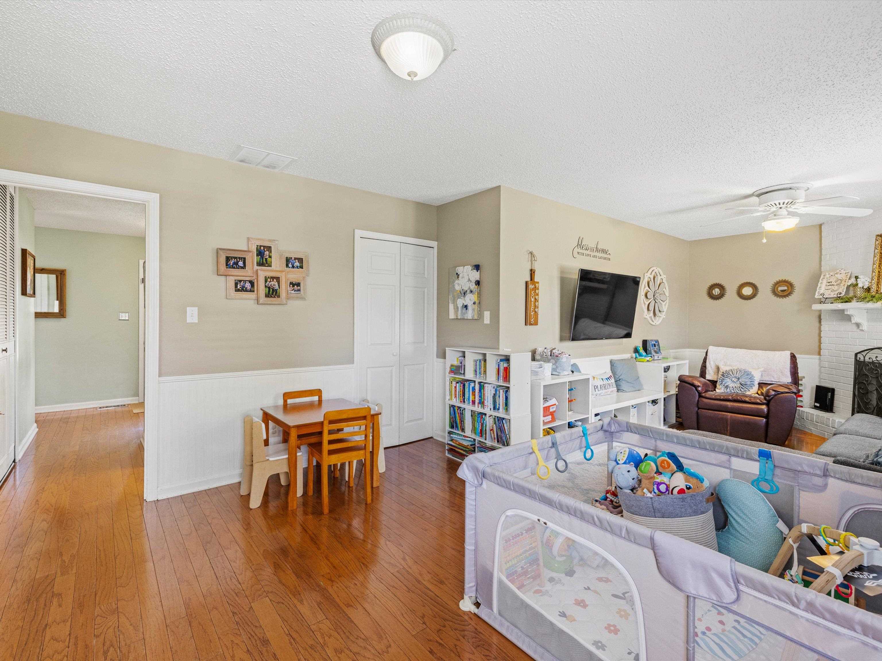 2632 Donerail Drive, Owensboro, Kentucky 42301, 4 Bedrooms Bedrooms, ,2 BathroomsBathrooms,Single Family Residence,For Sale,Donerail Drive,89849