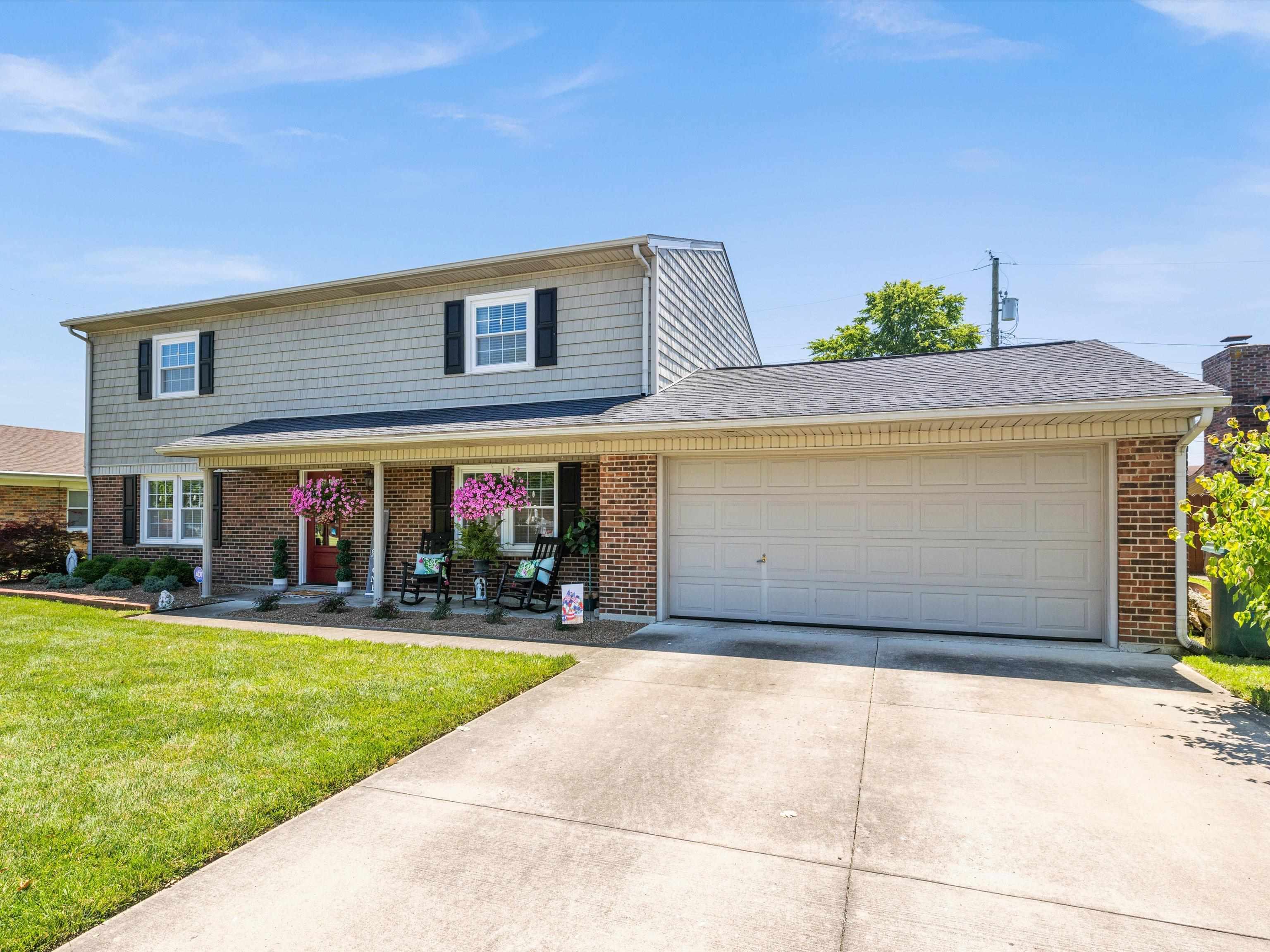 2632 Donerail Drive, Owensboro, Kentucky 42301, 4 Bedrooms Bedrooms, ,2 BathroomsBathrooms,Single Family Residence,For Sale,Donerail Drive,89849