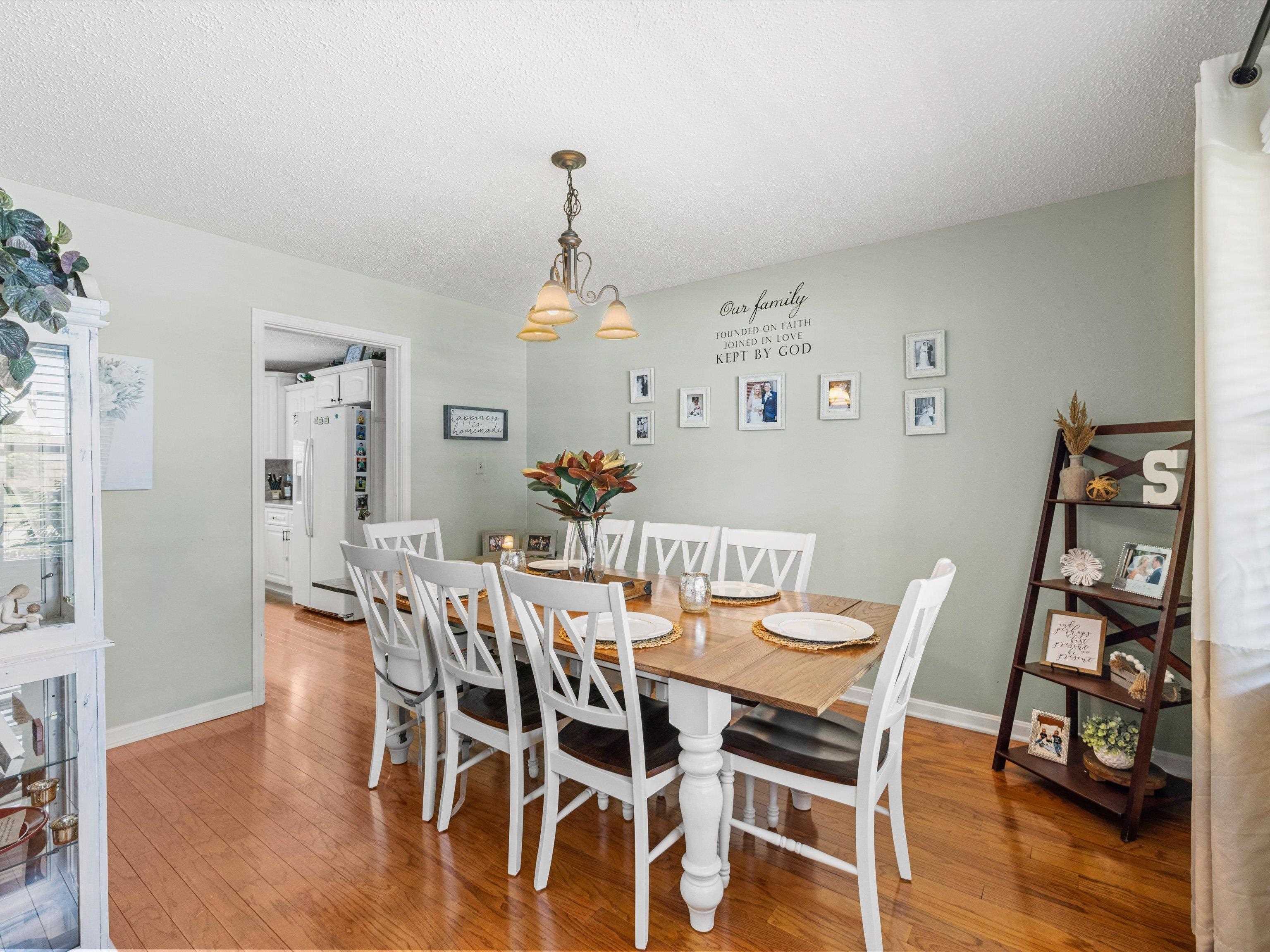 2632 Donerail Drive, Owensboro, Kentucky 42301, 4 Bedrooms Bedrooms, ,2 BathroomsBathrooms,Single Family Residence,For Sale,Donerail Drive,89849