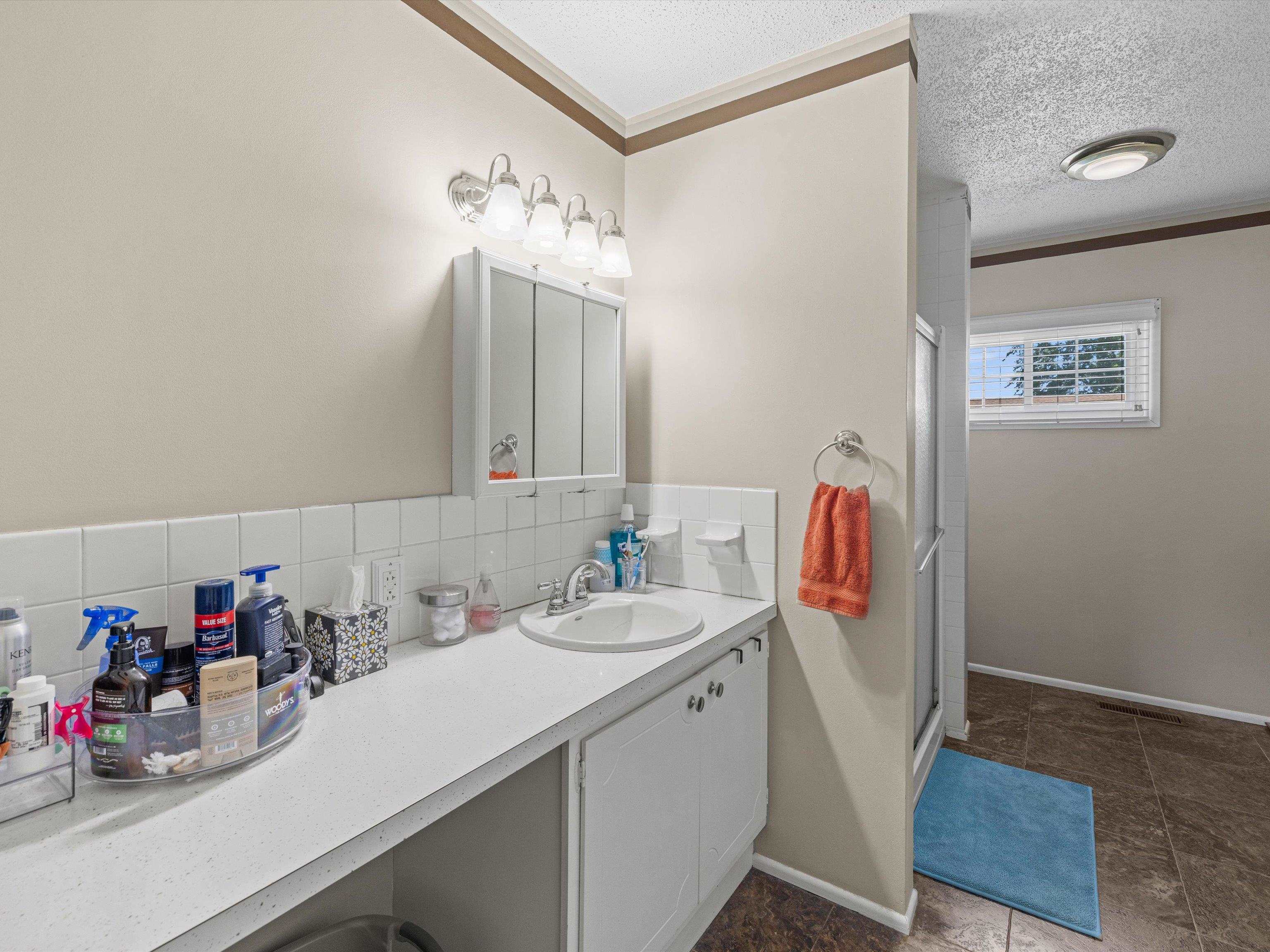 2632 Donerail Drive, Owensboro, Kentucky 42301, 4 Bedrooms Bedrooms, ,2 BathroomsBathrooms,Single Family Residence,For Sale,Donerail Drive,89849