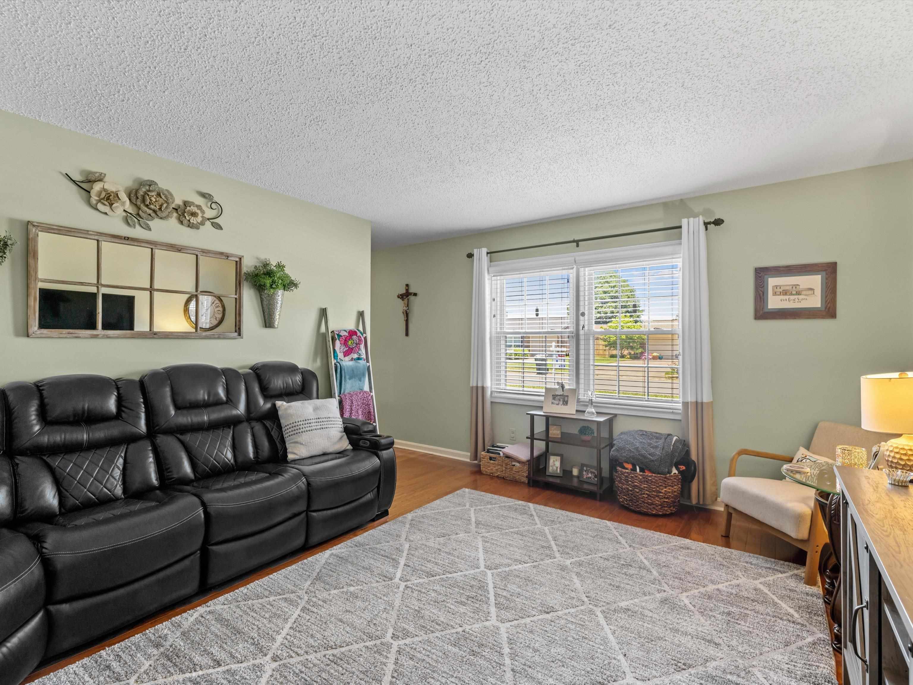 2632 Donerail Drive, Owensboro, Kentucky 42301, 4 Bedrooms Bedrooms, ,2 BathroomsBathrooms,Single Family Residence,For Sale,Donerail Drive,89849
