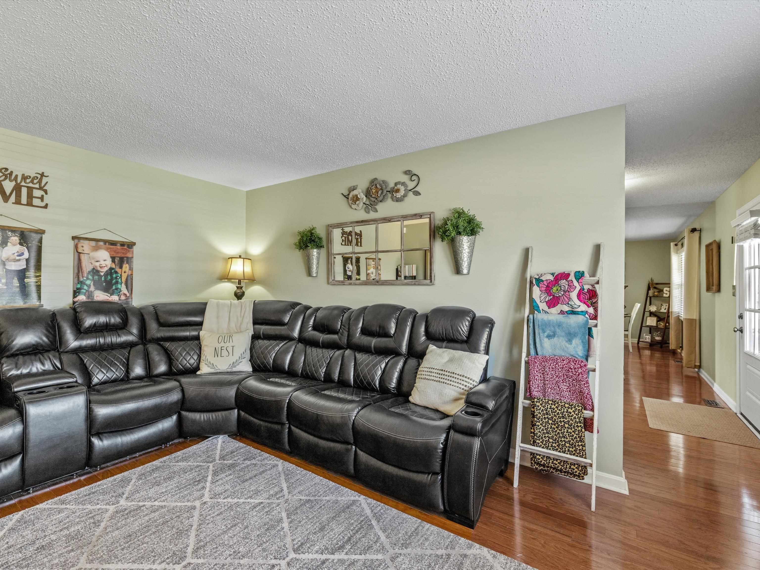 2632 Donerail Drive, Owensboro, Kentucky 42301, 4 Bedrooms Bedrooms, ,2 BathroomsBathrooms,Single Family Residence,For Sale,Donerail Drive,89849