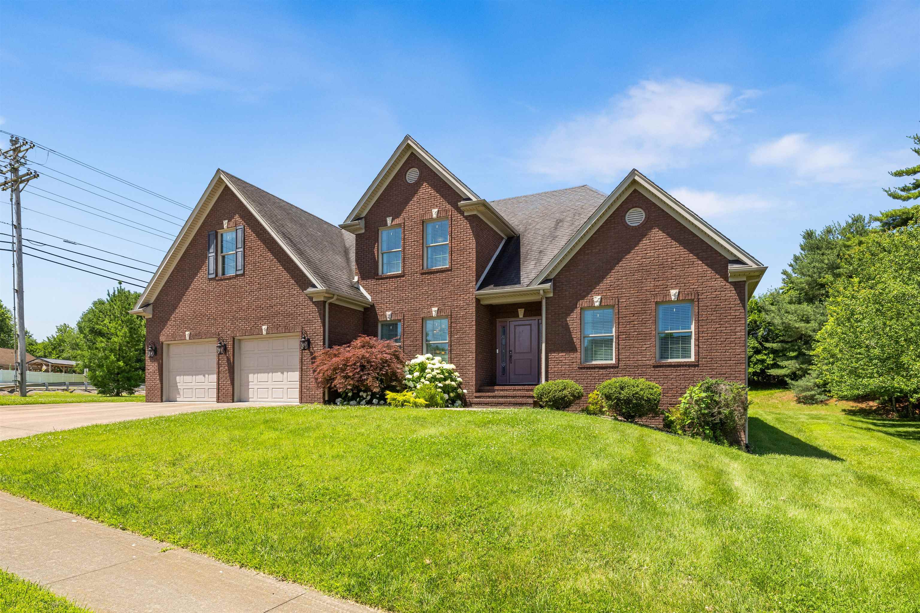 2401 Hillbrooke Parkway, Owensboro, Kentucky 42303-4542, 5 Bedrooms Bedrooms, ,3 BathroomsBathrooms,Single Family Residence,For Sale,Hillbrooke Parkway,89857