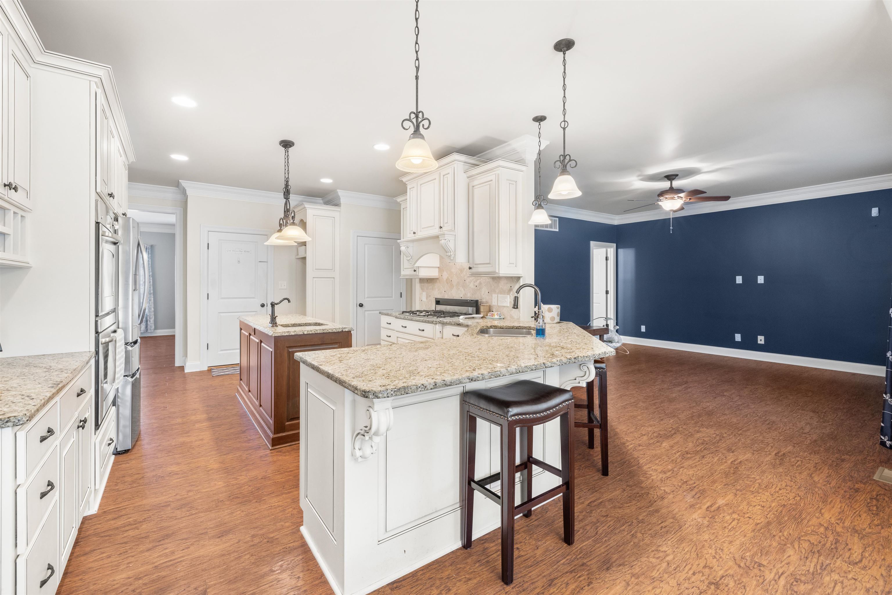 2401 Hillbrooke Parkway, Owensboro, Kentucky 42303-4542, 5 Bedrooms Bedrooms, ,3 BathroomsBathrooms,Single Family Residence,For Sale,Hillbrooke Parkway,89857
