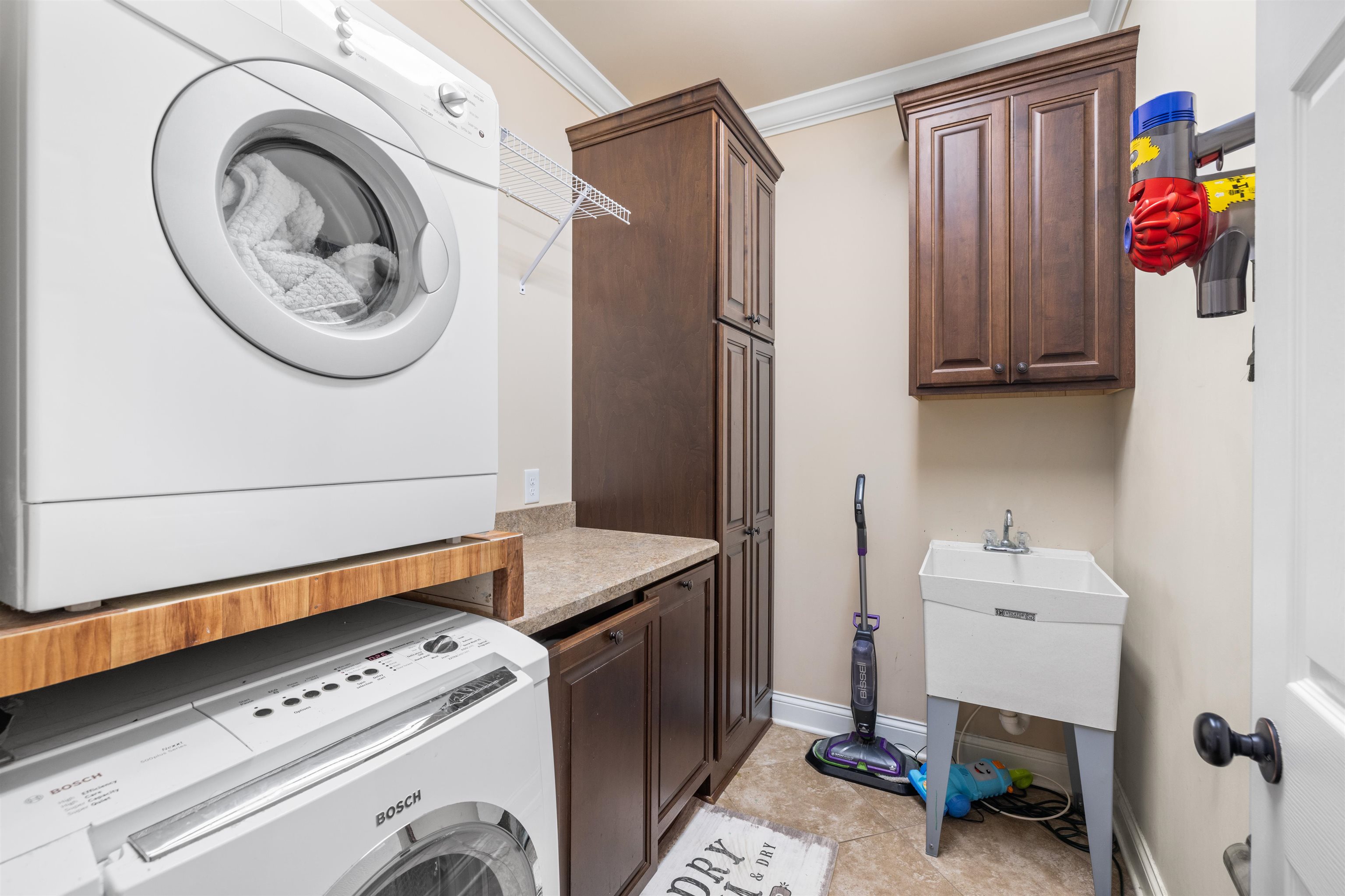 2401 Hillbrooke Parkway, Owensboro, Kentucky 42303-4542, 5 Bedrooms Bedrooms, ,3 BathroomsBathrooms,Single Family Residence,For Sale,Hillbrooke Parkway,89857