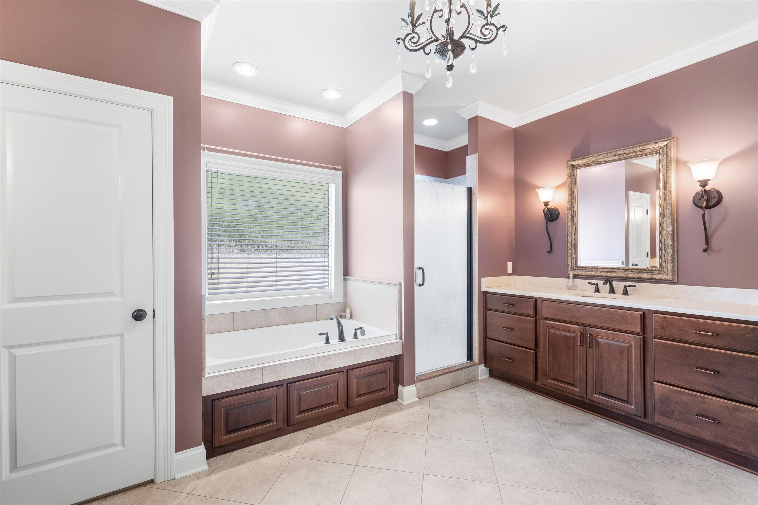 2401 Hillbrooke Parkway, Owensboro, Kentucky 42303-4542, 5 Bedrooms Bedrooms, ,3 BathroomsBathrooms,Single Family Residence,For Sale,Hillbrooke Parkway,89857