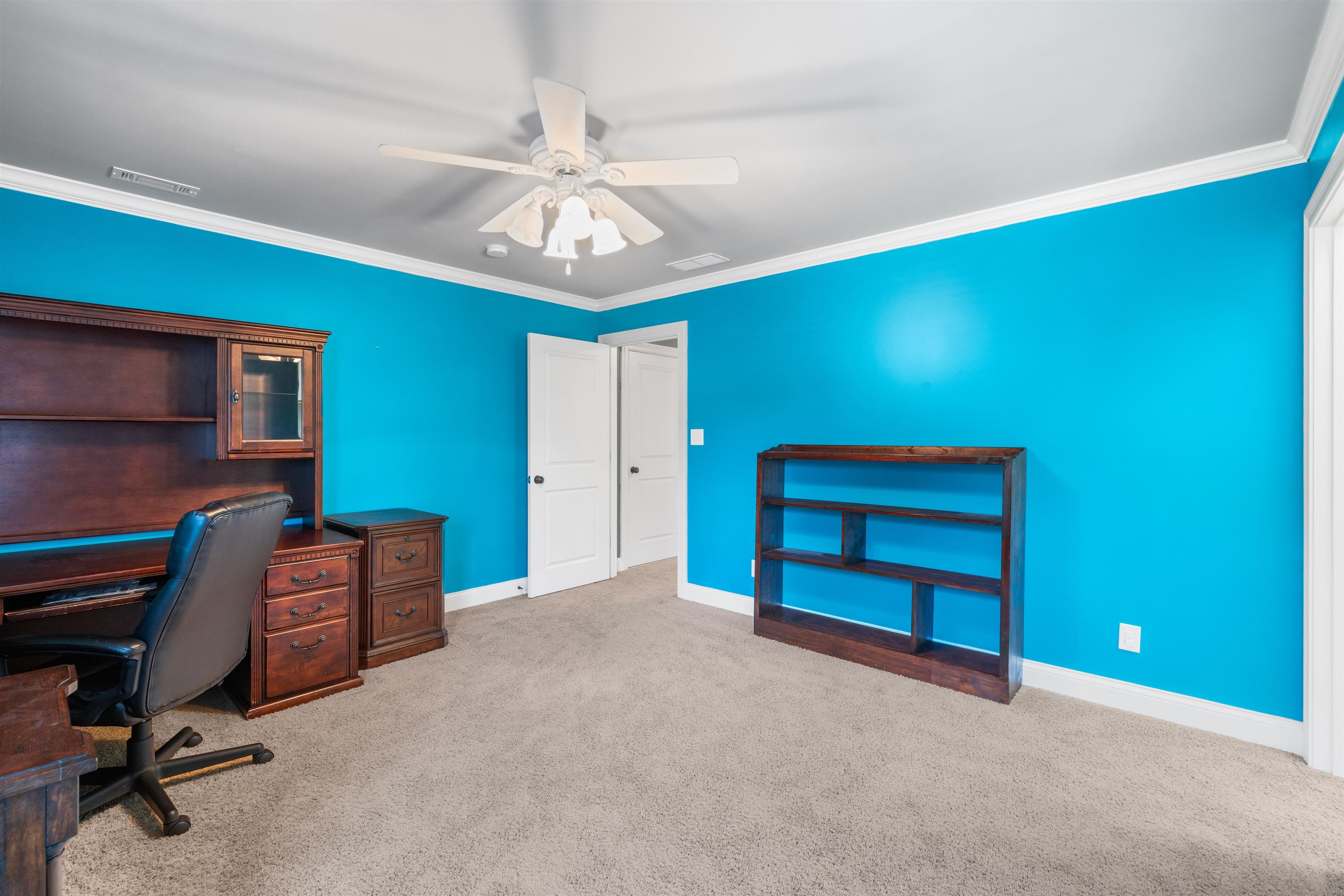 2401 Hillbrooke Parkway, Owensboro, Kentucky 42303-4542, 5 Bedrooms Bedrooms, ,3 BathroomsBathrooms,Single Family Residence,For Sale,Hillbrooke Parkway,89857