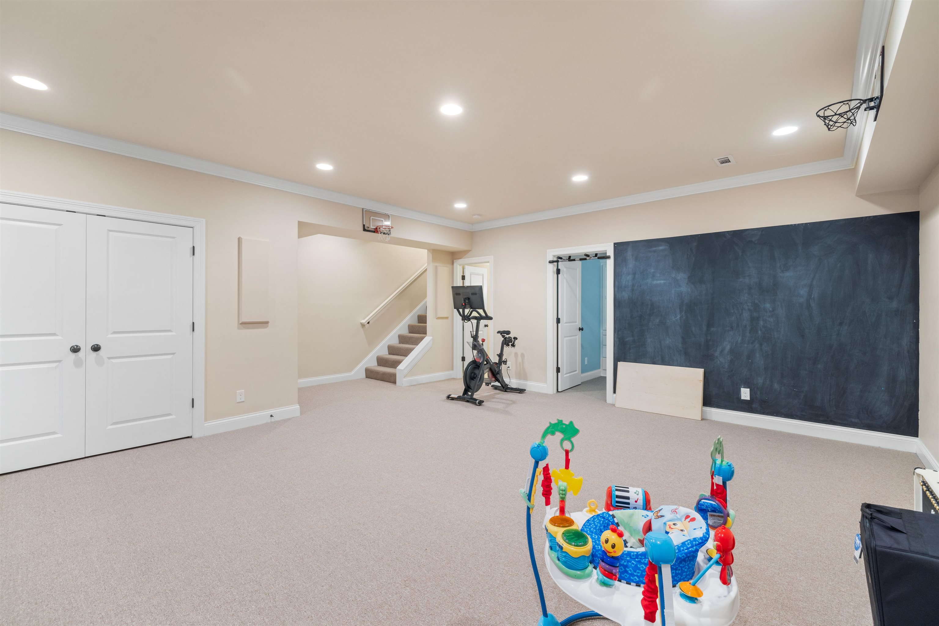 2401 Hillbrooke Parkway, Owensboro, Kentucky 42303-4542, 5 Bedrooms Bedrooms, ,3 BathroomsBathrooms,Single Family Residence,For Sale,Hillbrooke Parkway,89857