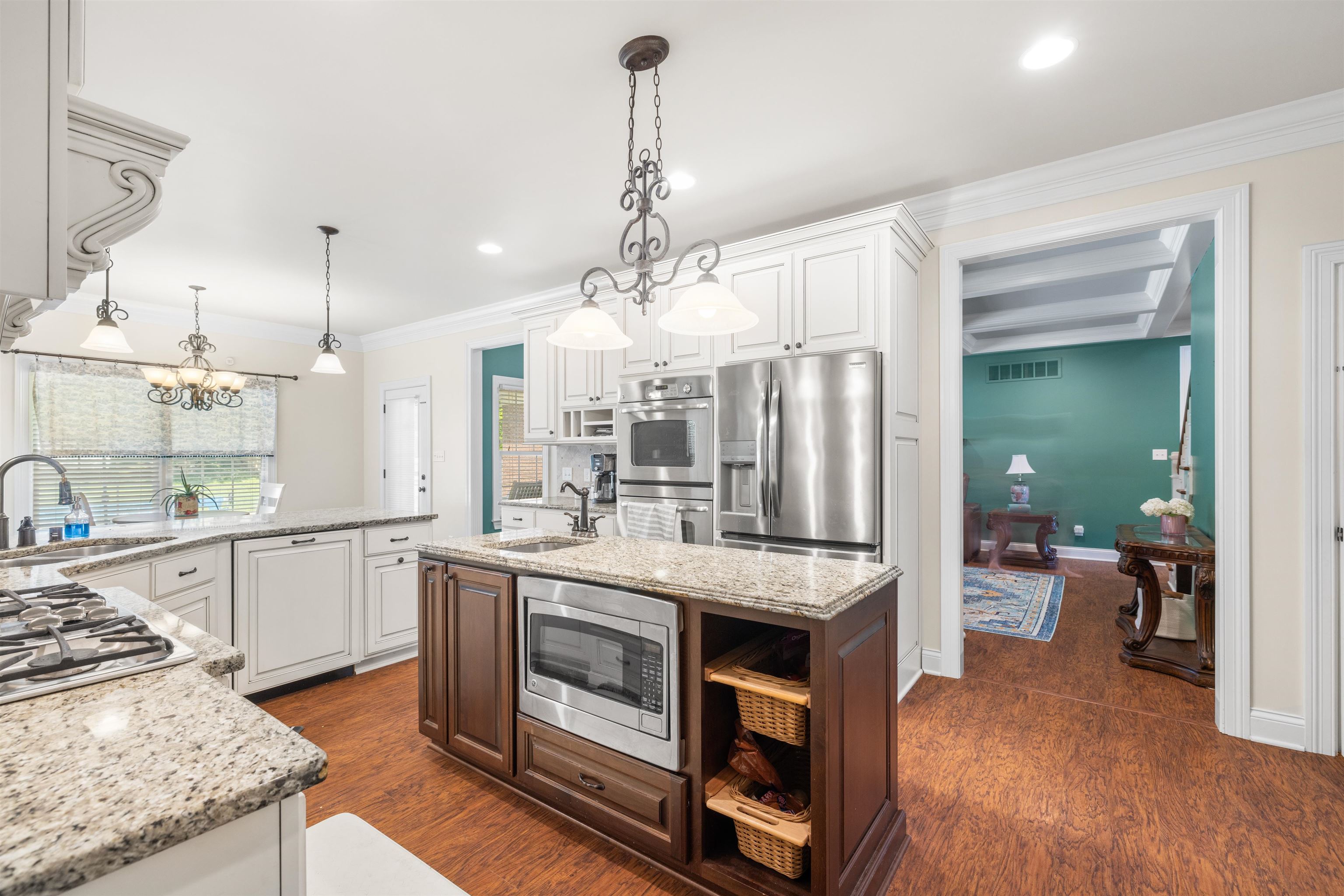 2401 Hillbrooke Parkway, Owensboro, Kentucky 42303-4542, 5 Bedrooms Bedrooms, ,3 BathroomsBathrooms,Single Family Residence,For Sale,Hillbrooke Parkway,89857