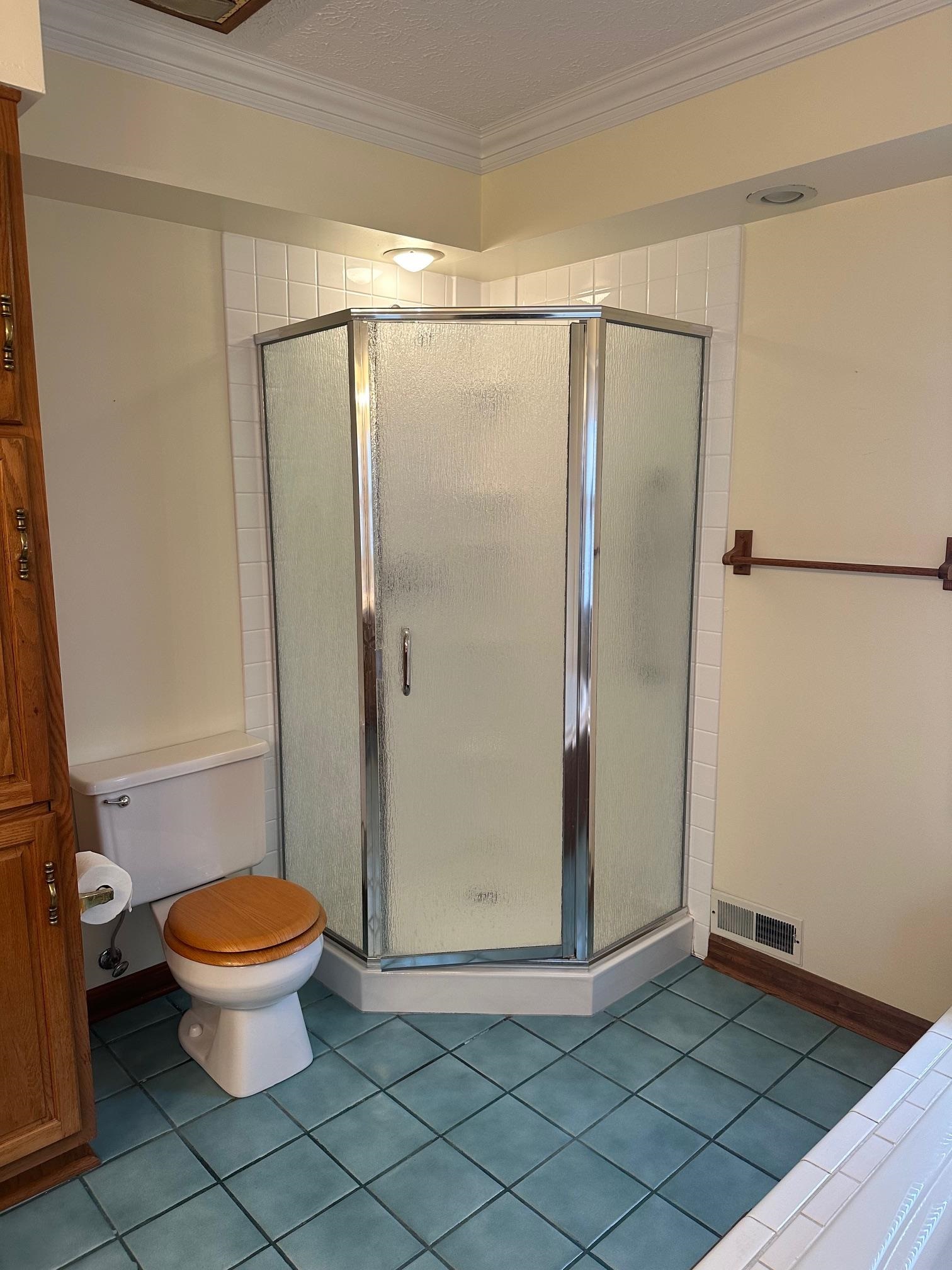 5123 Terry Rd, Louisville, Kentucky 40216, 2 Bedrooms Bedrooms, ,2 BathroomsBathrooms,Single Family Residence,For Sale,Terry Rd,89861