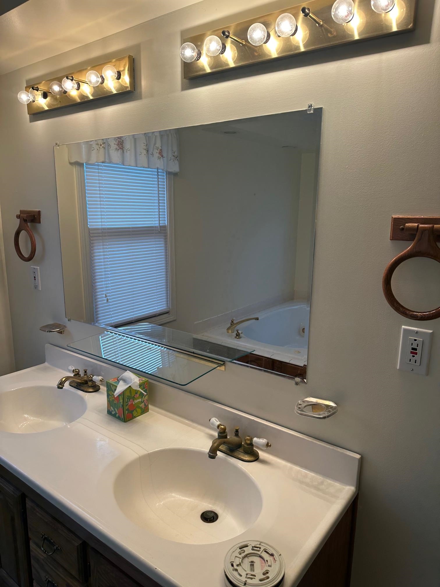 5123 Terry Rd, Louisville, Kentucky 40216, 2 Bedrooms Bedrooms, ,2 BathroomsBathrooms,Single Family Residence,For Sale,Terry Rd,89861
