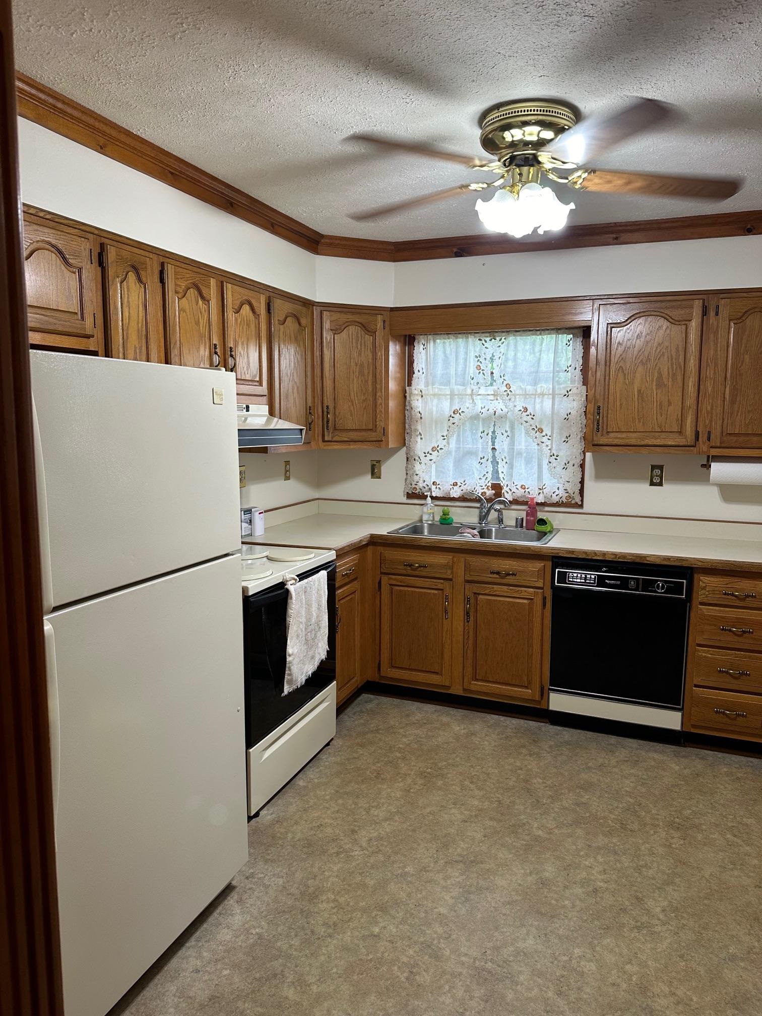 5123 Terry Rd, Louisville, Kentucky 40216, 2 Bedrooms Bedrooms, ,2 BathroomsBathrooms,Single Family Residence,For Sale,Terry Rd,89861