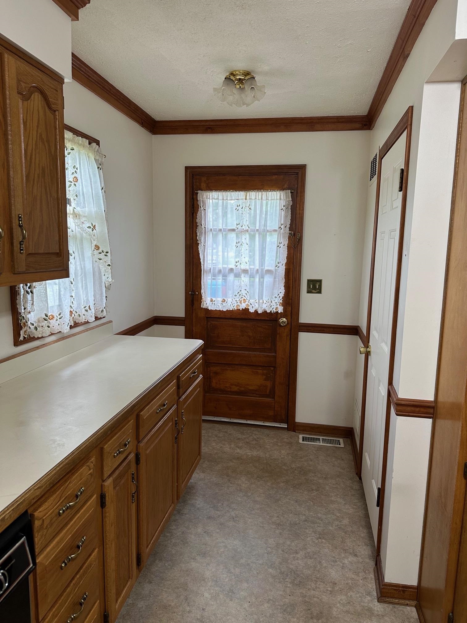 5123 Terry Rd, Louisville, Kentucky 40216, 2 Bedrooms Bedrooms, ,2 BathroomsBathrooms,Single Family Residence,For Sale,Terry Rd,89861