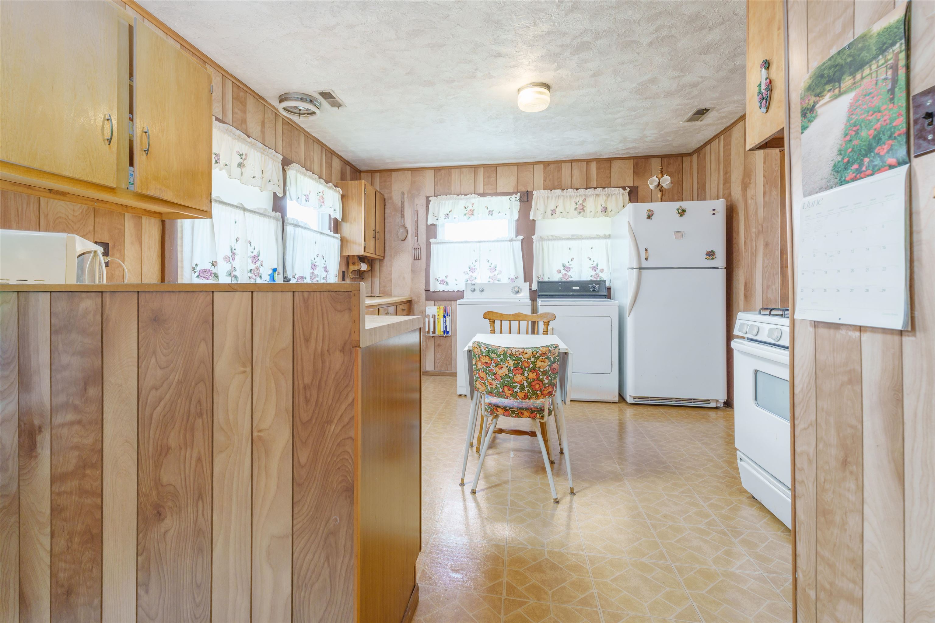 11164 St. Rt. 56, Owensboro, Kentucky 42301, 4 Bedrooms Bedrooms, ,2 BathroomsBathrooms,Single Family Residence,For Sale,St. Rt. 56,89863