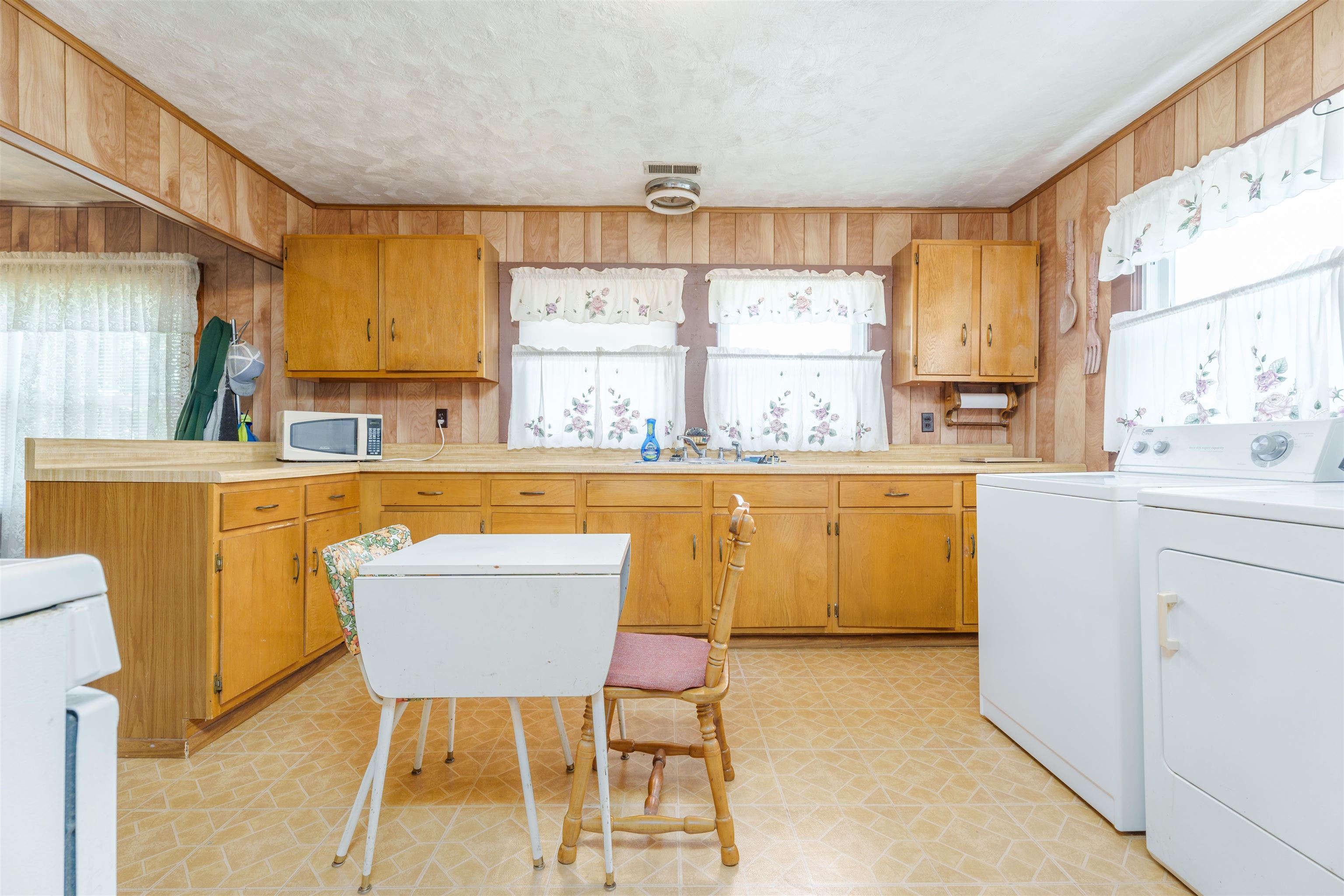 11164 St. Rt. 56, Owensboro, Kentucky 42301, 4 Bedrooms Bedrooms, ,2 BathroomsBathrooms,Single Family Residence,For Sale,St. Rt. 56,89863