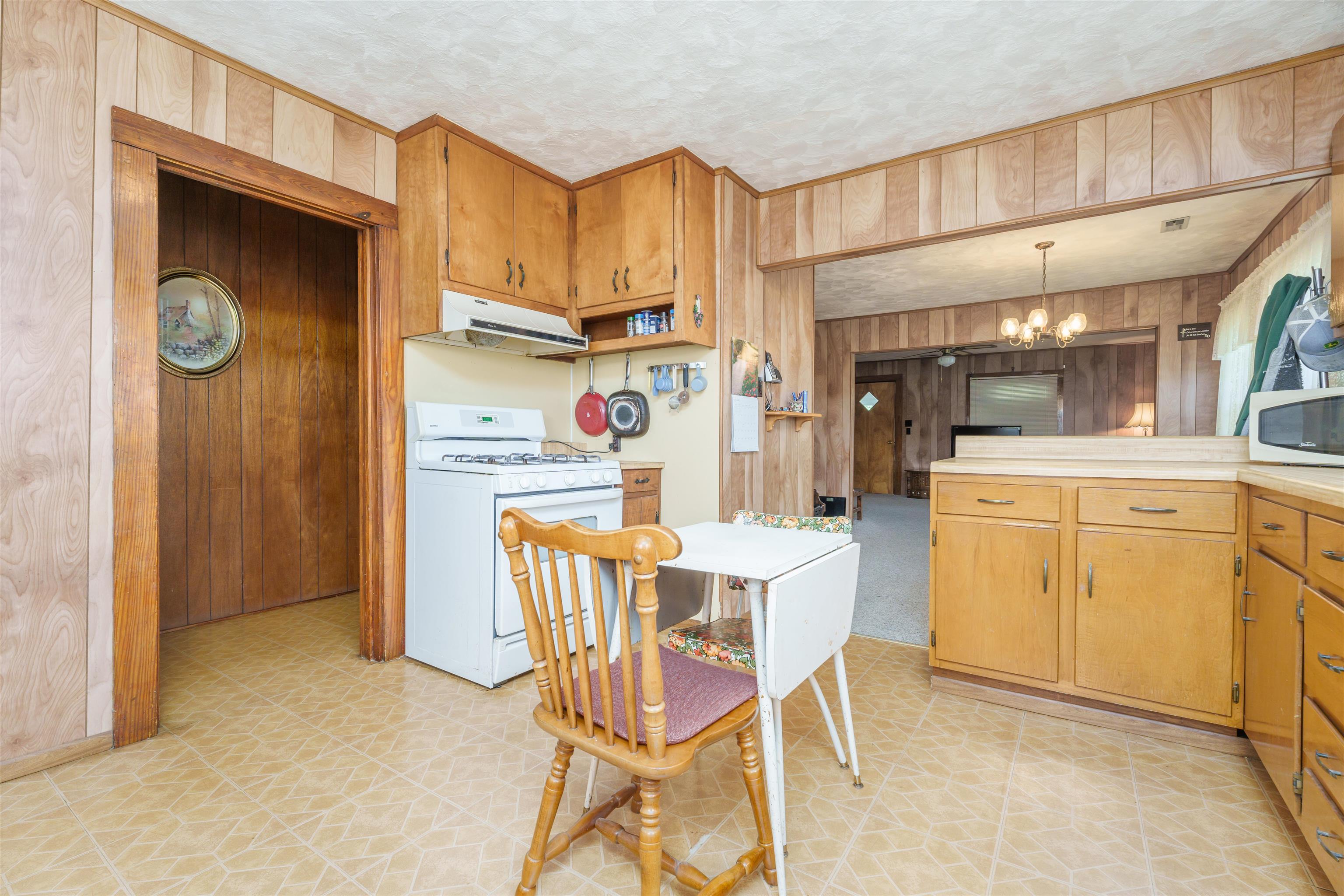 11164 St. Rt. 56, Owensboro, Kentucky 42301, 4 Bedrooms Bedrooms, ,2 BathroomsBathrooms,Single Family Residence,For Sale,St. Rt. 56,89863