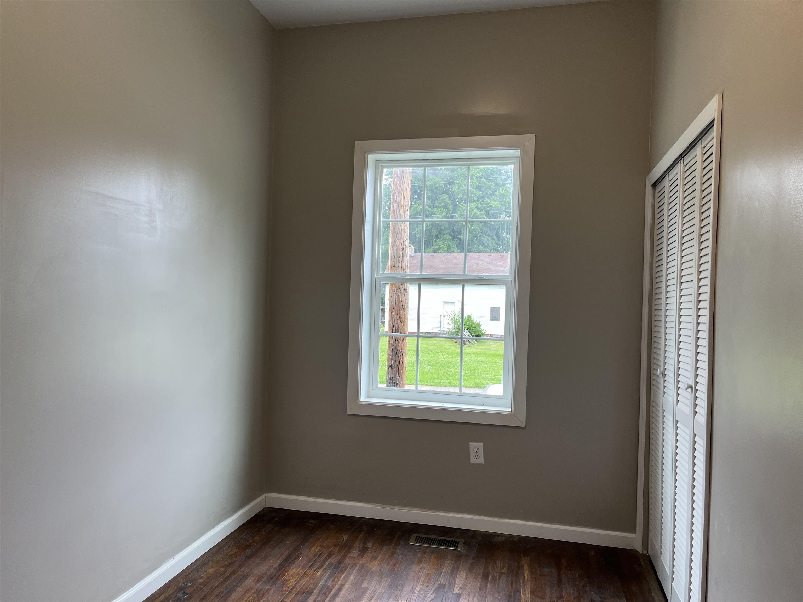 1101 2nd Street, Owensboro, Kentucky 42301, 4 Bedrooms Bedrooms, ,1 BathroomBathrooms,Single Family Residence,For Sale,2nd Street,89866