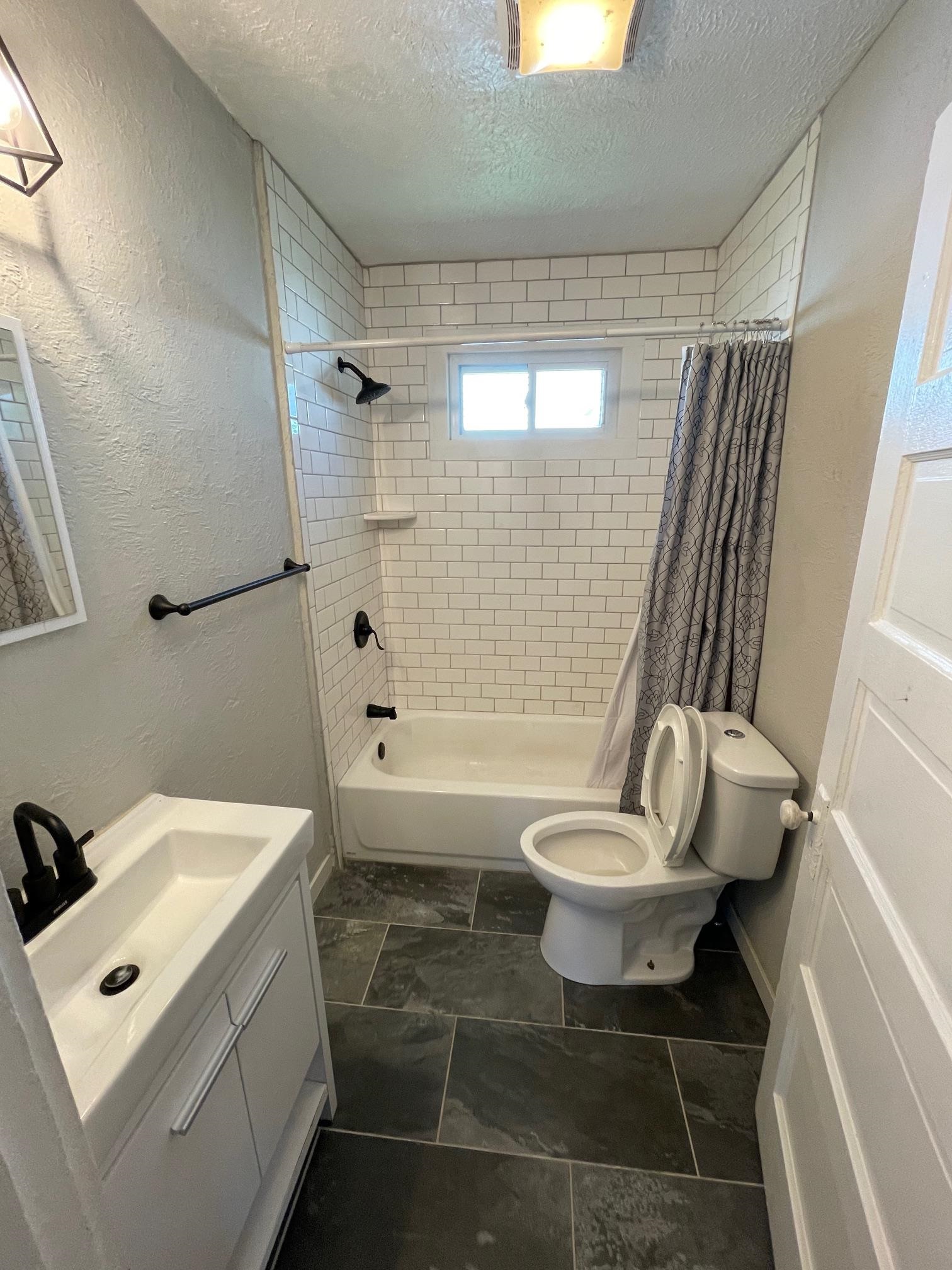 326 Castlen, Owensboro, Kentucky 42301, 2 Bedrooms Bedrooms, ,1 BathroomBathrooms,Single Family Residence,For Sale,Castlen,89867