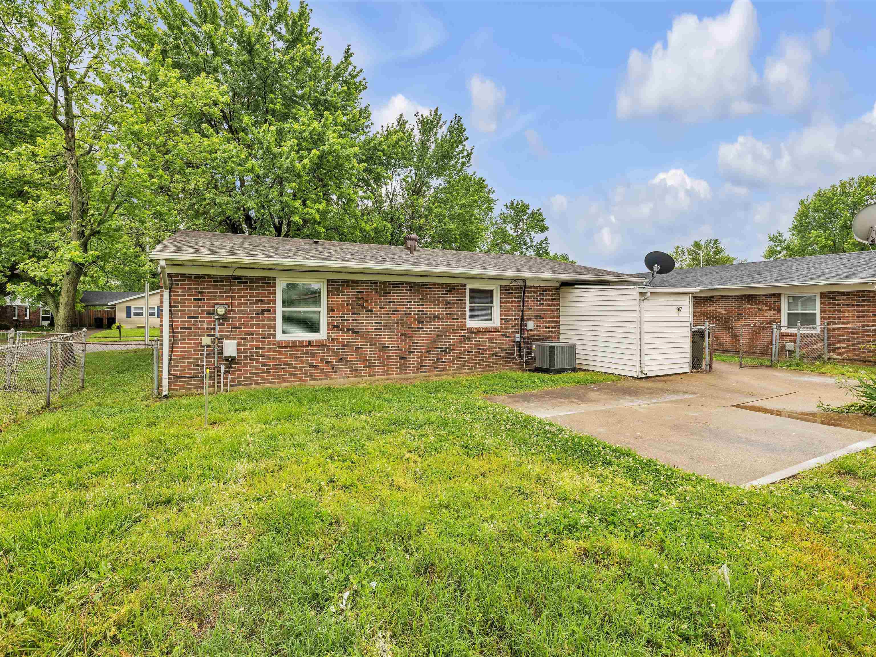 3013 Yosemite Drive, Owensboro, Kentucky 42301, 3 Bedrooms Bedrooms, ,1 BathroomBathrooms,Single Family Residence,For Sale,Yosemite Drive,89869