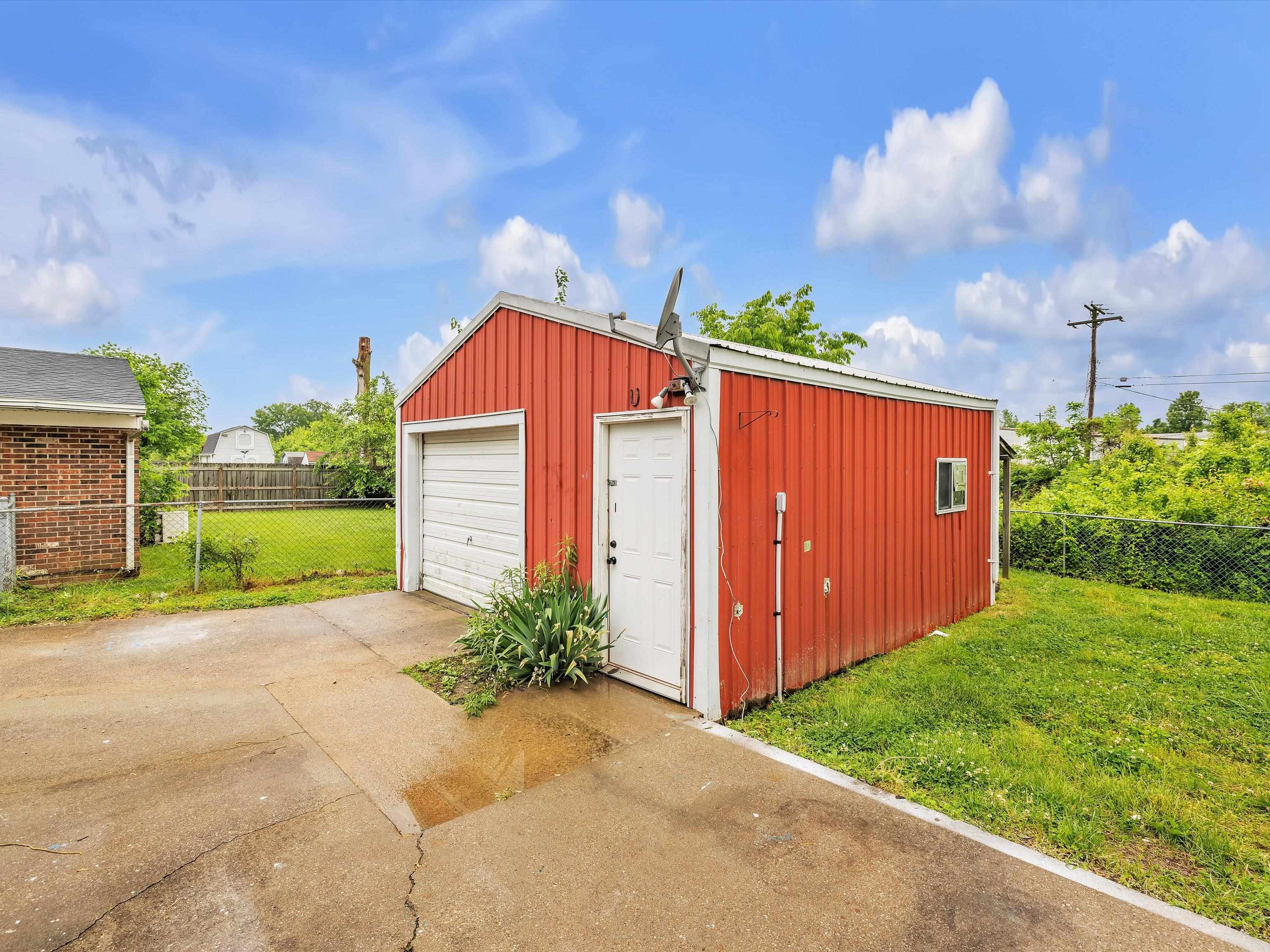 3013 Yosemite Drive, Owensboro, Kentucky 42301, 3 Bedrooms Bedrooms, ,1 BathroomBathrooms,Single Family Residence,For Sale,Yosemite Drive,89869