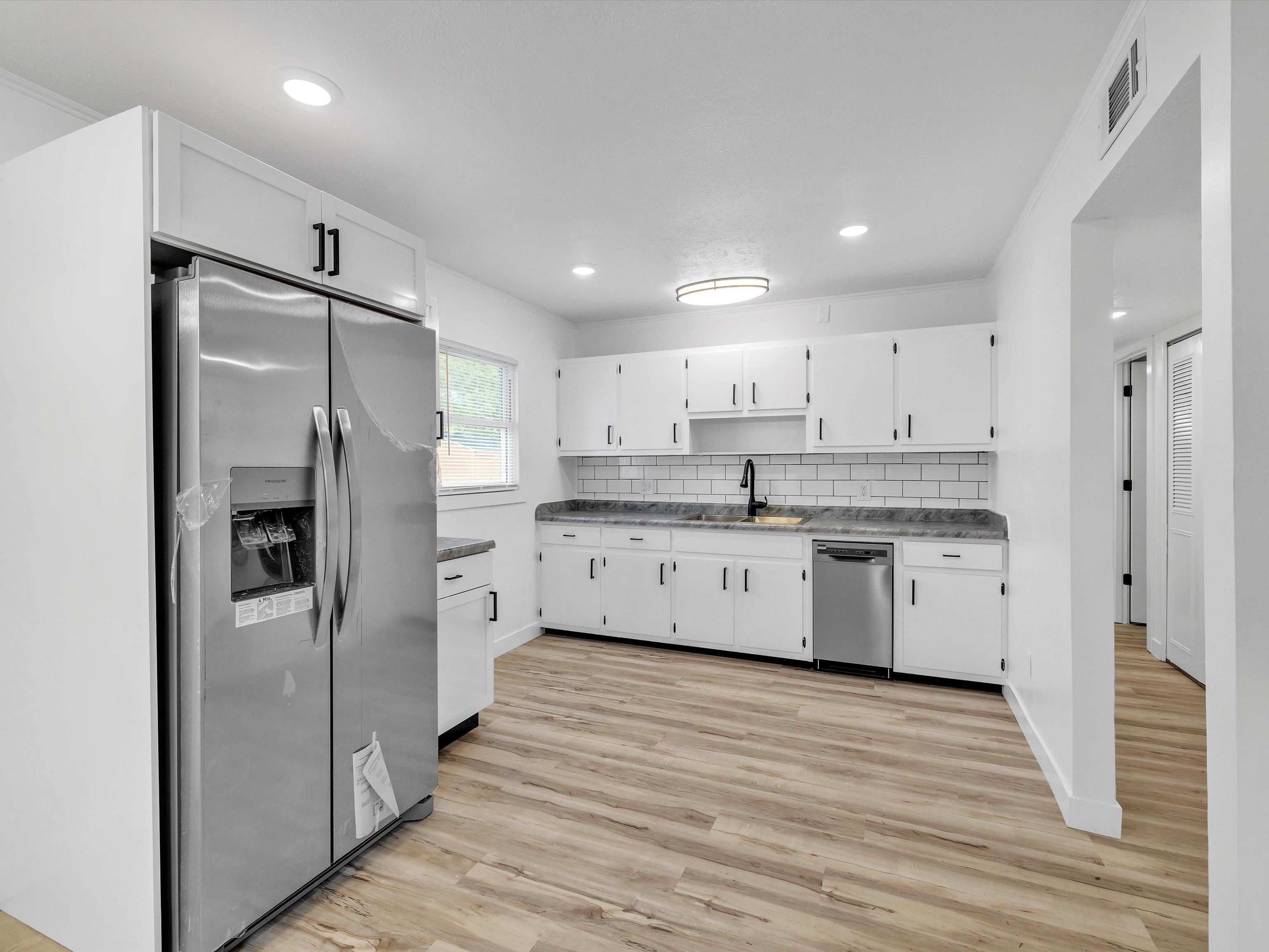 3013 Yosemite Drive, Owensboro, Kentucky 42301, 3 Bedrooms Bedrooms, ,1 BathroomBathrooms,Single Family Residence,For Sale,Yosemite Drive,89869