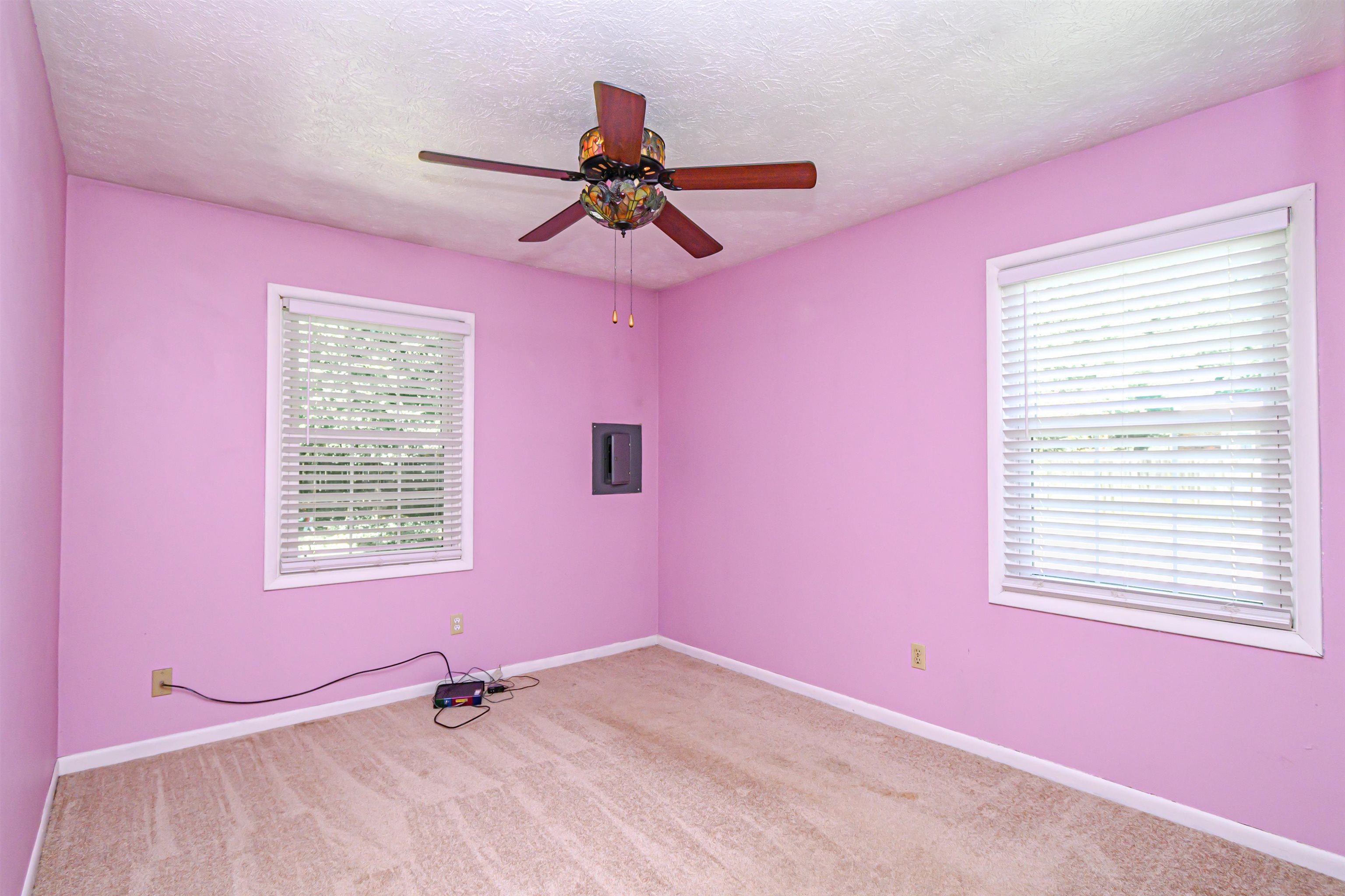 751 Berwyn Avenue, Owensboro, Kentucky 42301, 3 Bedrooms Bedrooms, ,1 BathroomBathrooms,Single Family Residence,For Sale,Berwyn Avenue,89870