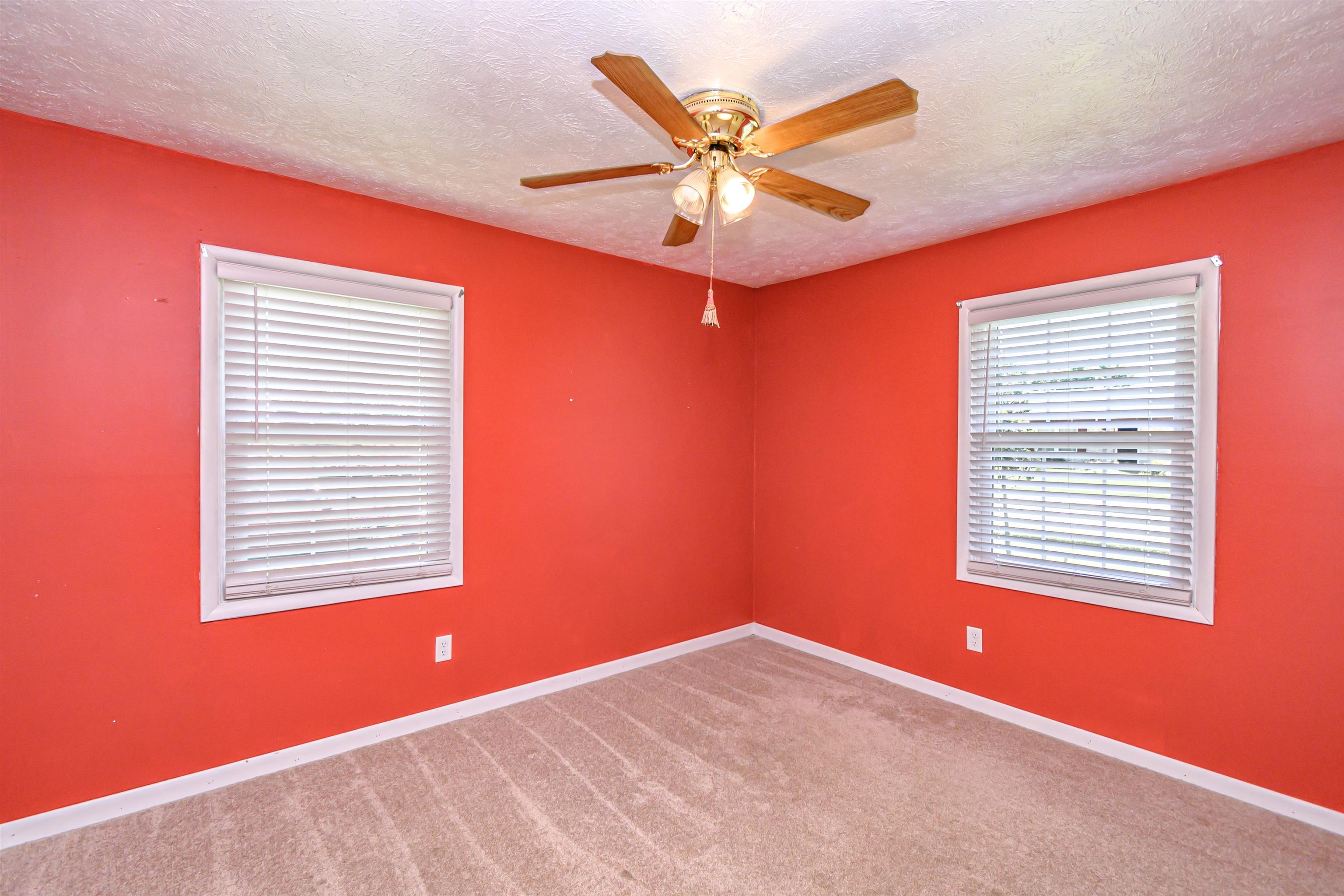 751 Berwyn Avenue, Owensboro, Kentucky 42301, 3 Bedrooms Bedrooms, ,1 BathroomBathrooms,Single Family Residence,For Sale,Berwyn Avenue,89870