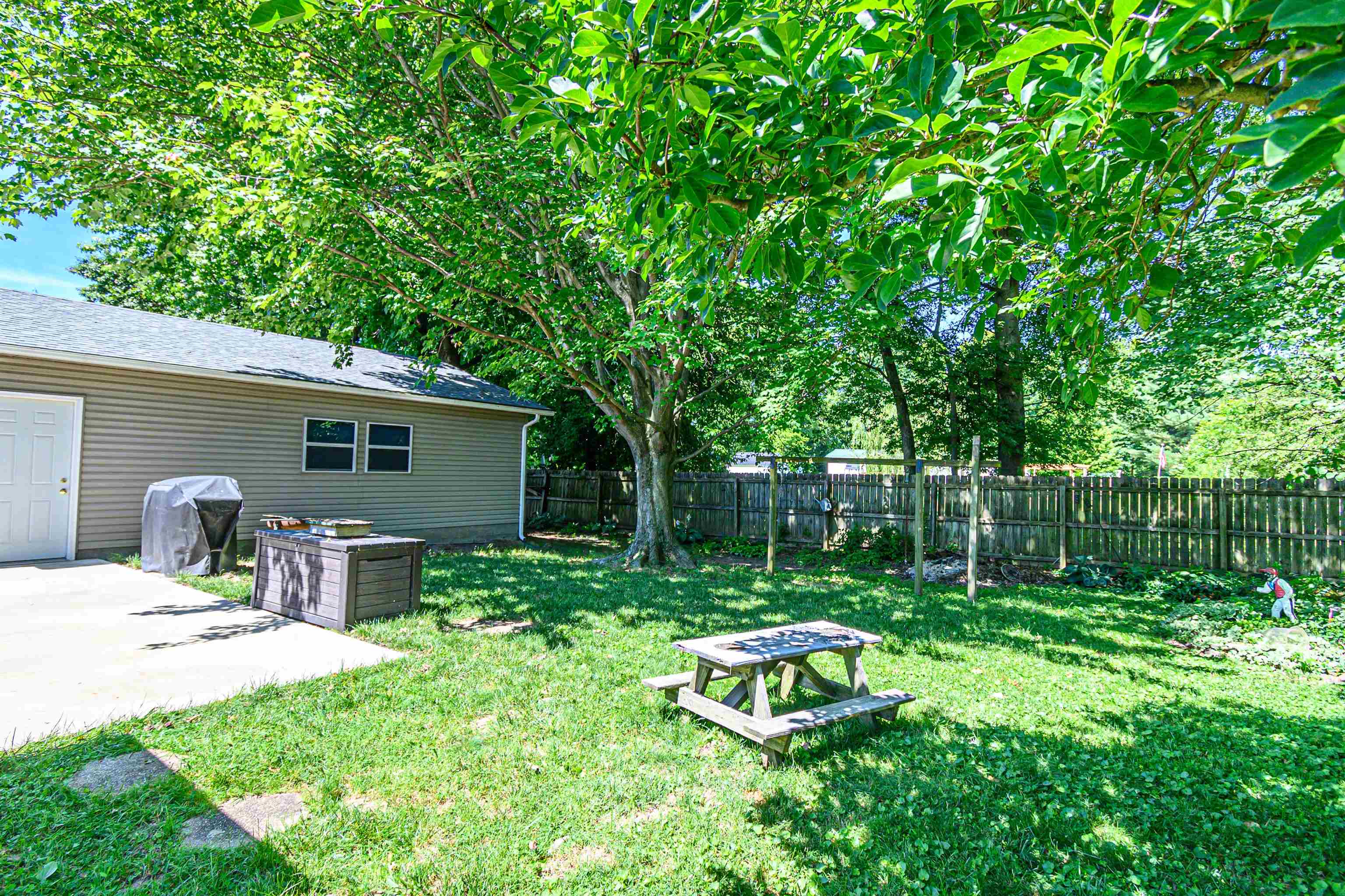 751 Berwyn Avenue, Owensboro, Kentucky 42301, 3 Bedrooms Bedrooms, ,1 BathroomBathrooms,Single Family Residence,For Sale,Berwyn Avenue,89870