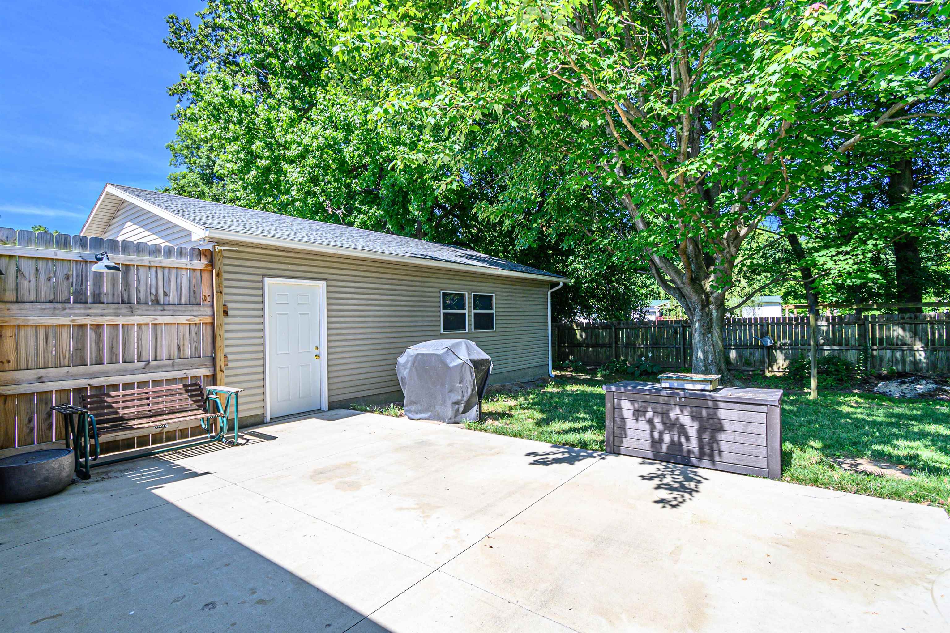 751 Berwyn Avenue, Owensboro, Kentucky 42301, 3 Bedrooms Bedrooms, ,1 BathroomBathrooms,Single Family Residence,For Sale,Berwyn Avenue,89870