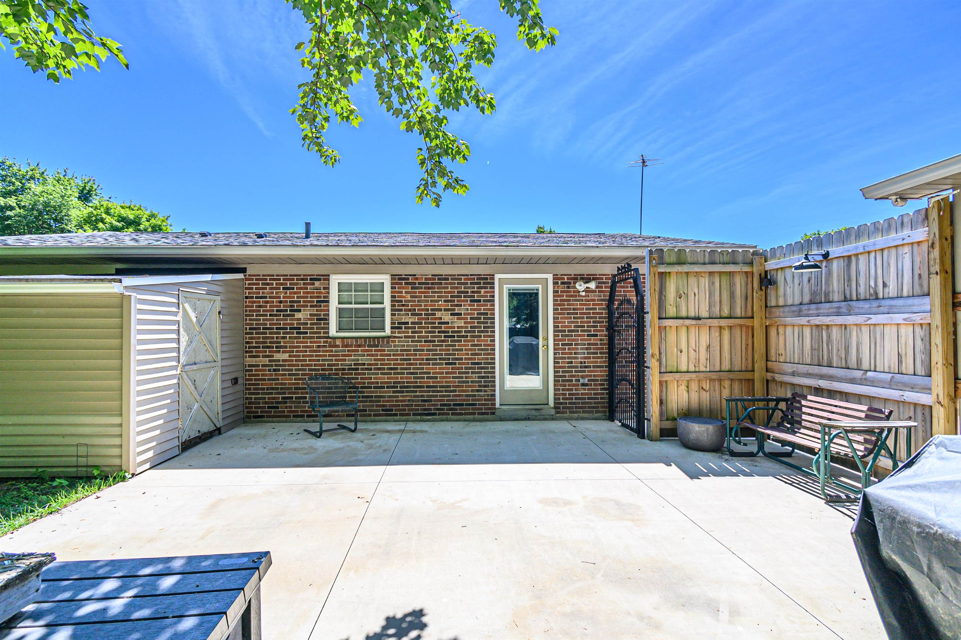 751 Berwyn Avenue, Owensboro, Kentucky 42301, 3 Bedrooms Bedrooms, ,1 BathroomBathrooms,Single Family Residence,For Sale,Berwyn Avenue,89870