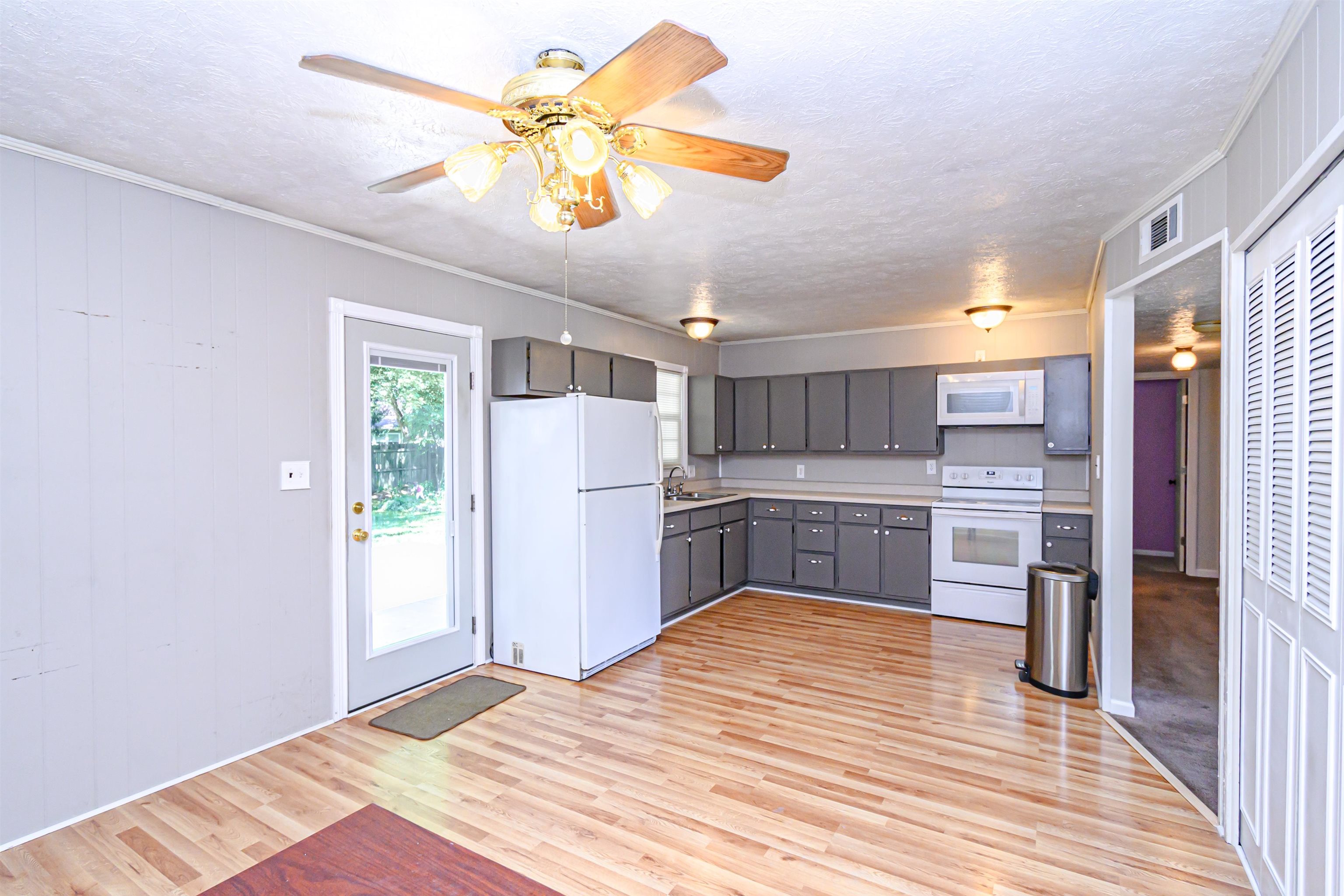 751 Berwyn Avenue, Owensboro, Kentucky 42301, 3 Bedrooms Bedrooms, ,1 BathroomBathrooms,Single Family Residence,For Sale,Berwyn Avenue,89870