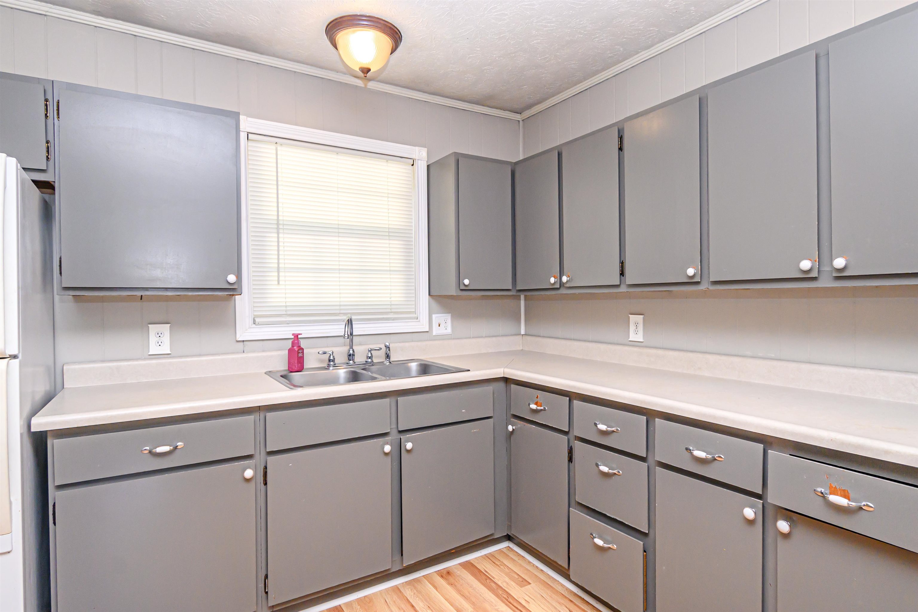 751 Berwyn Avenue, Owensboro, Kentucky 42301, 3 Bedrooms Bedrooms, ,1 BathroomBathrooms,Single Family Residence,For Sale,Berwyn Avenue,89870