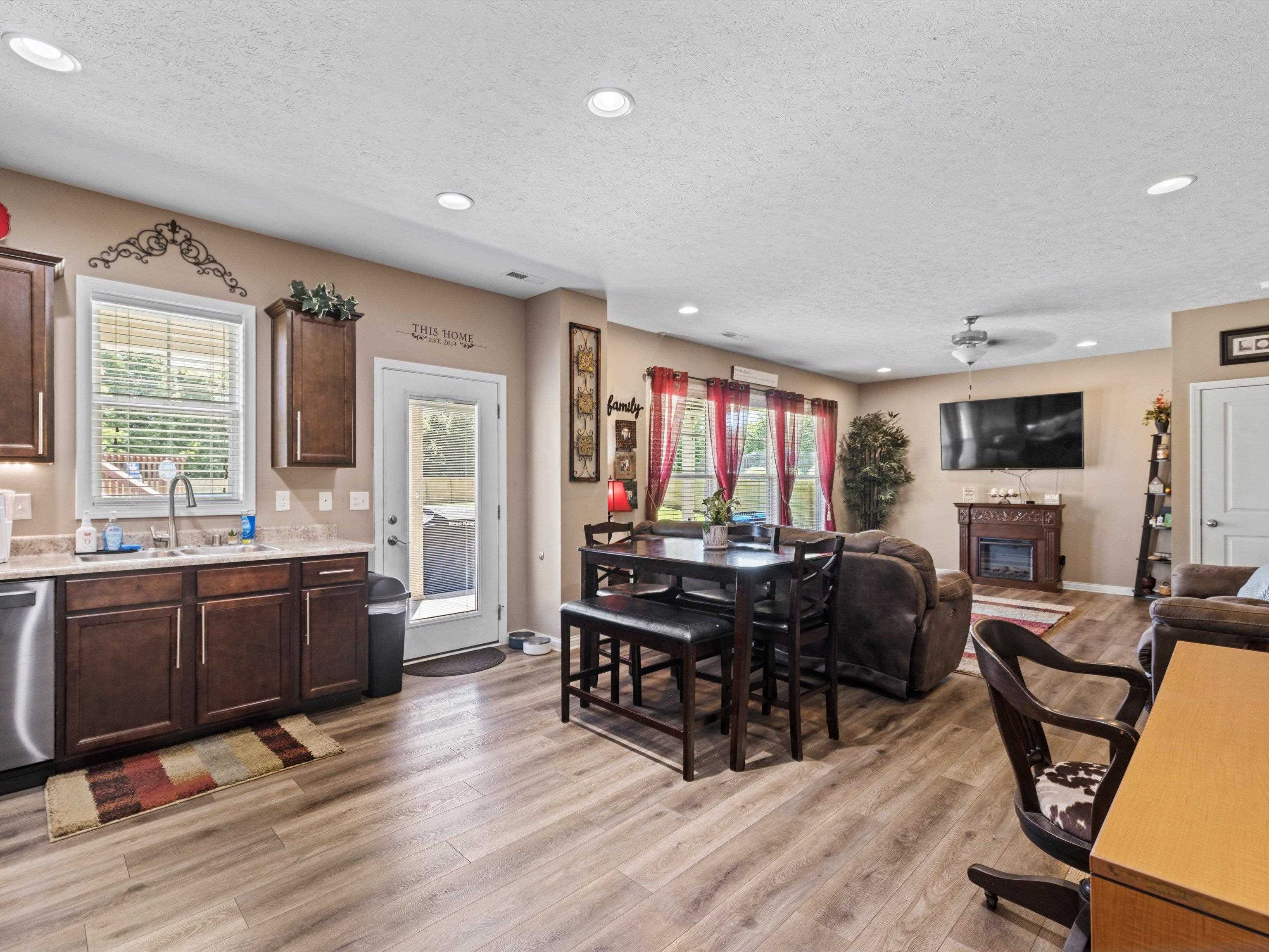 2347 Blossom Court, Utica, Kentucky 42376, 3 Bedrooms Bedrooms, ,2 BathroomsBathrooms,Single Family Residence,For Sale,Blossom Court,89874