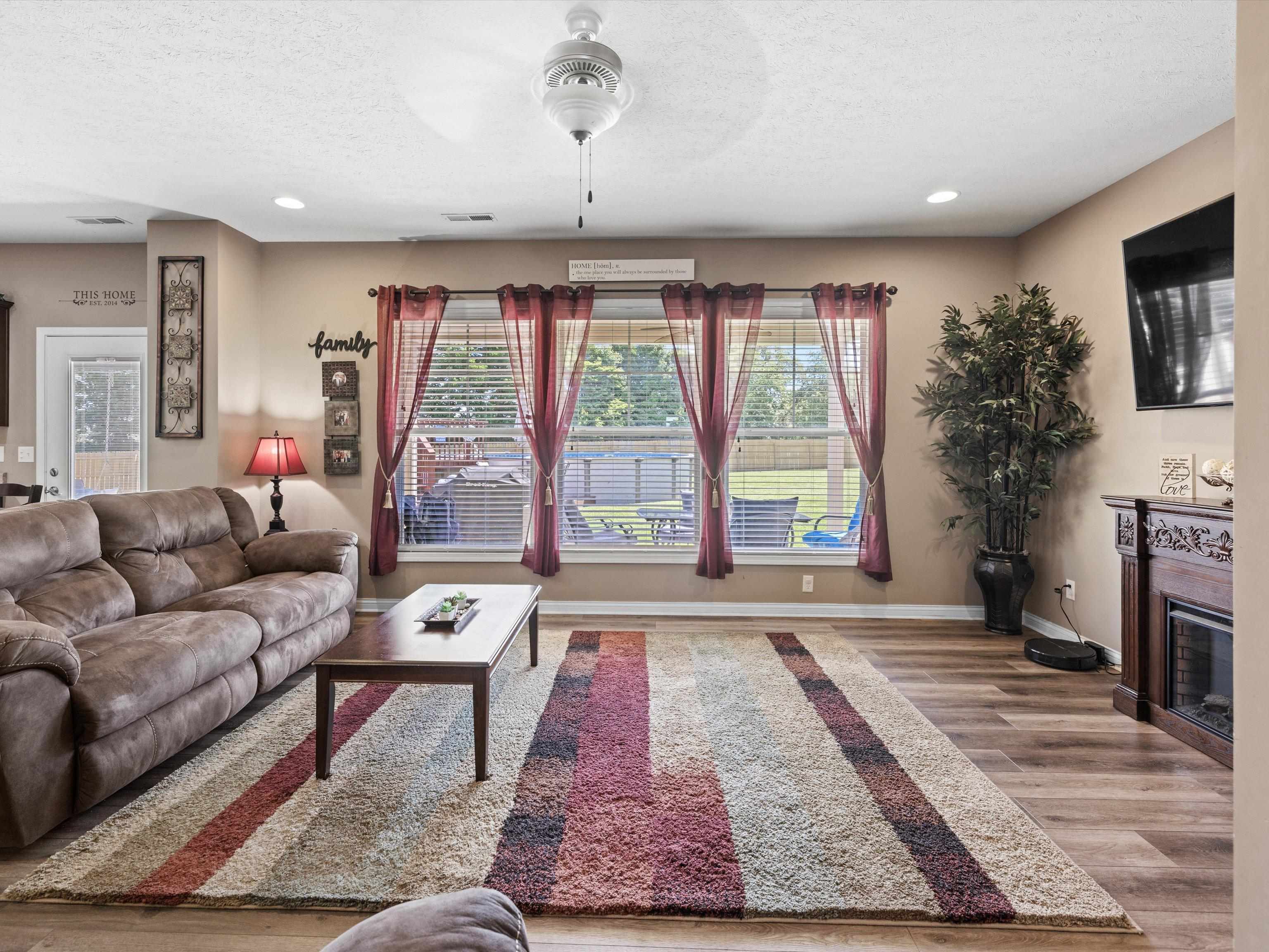 2347 Blossom Court, Utica, Kentucky 42376, 3 Bedrooms Bedrooms, ,2 BathroomsBathrooms,Single Family Residence,For Sale,Blossom Court,89874