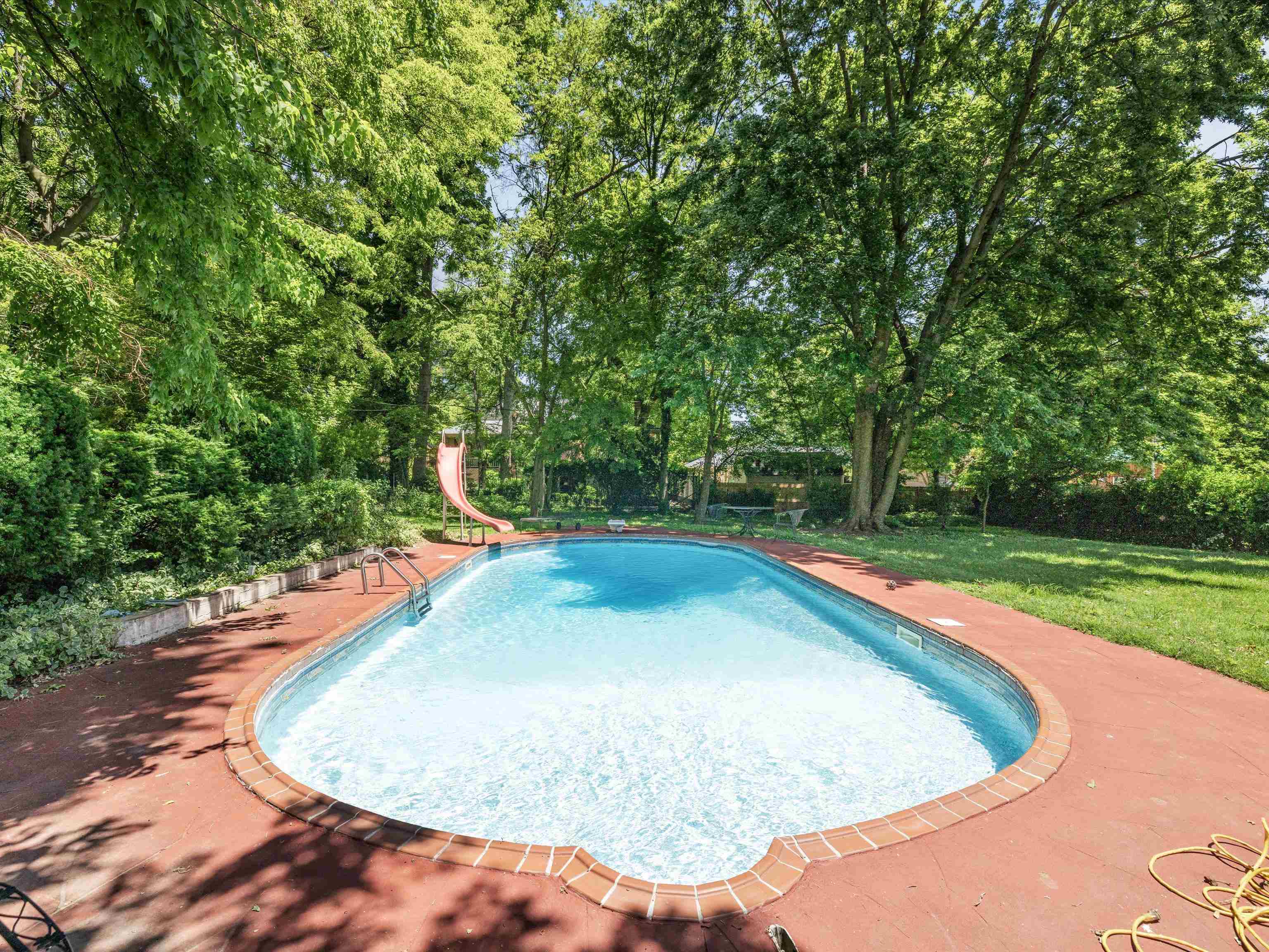 1909 Robin Road, Owensboro, Kentucky 42301, 4 Bedrooms Bedrooms, ,3 BathroomsBathrooms,Single Family Residence,For Sale,Robin Road,89879