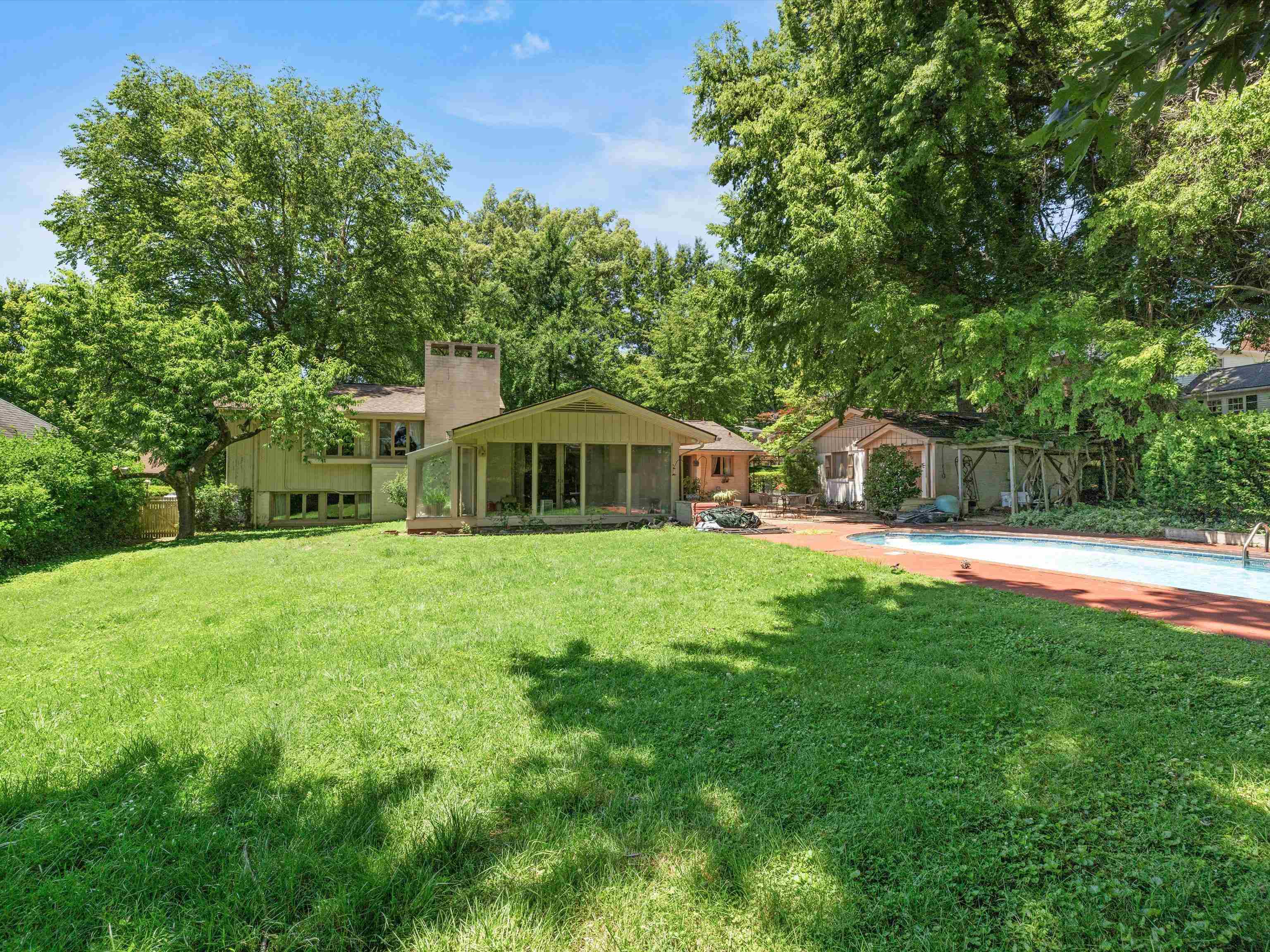 1909 Robin Road, Owensboro, Kentucky 42301, 4 Bedrooms Bedrooms, ,3 BathroomsBathrooms,Single Family Residence,For Sale,Robin Road,89879