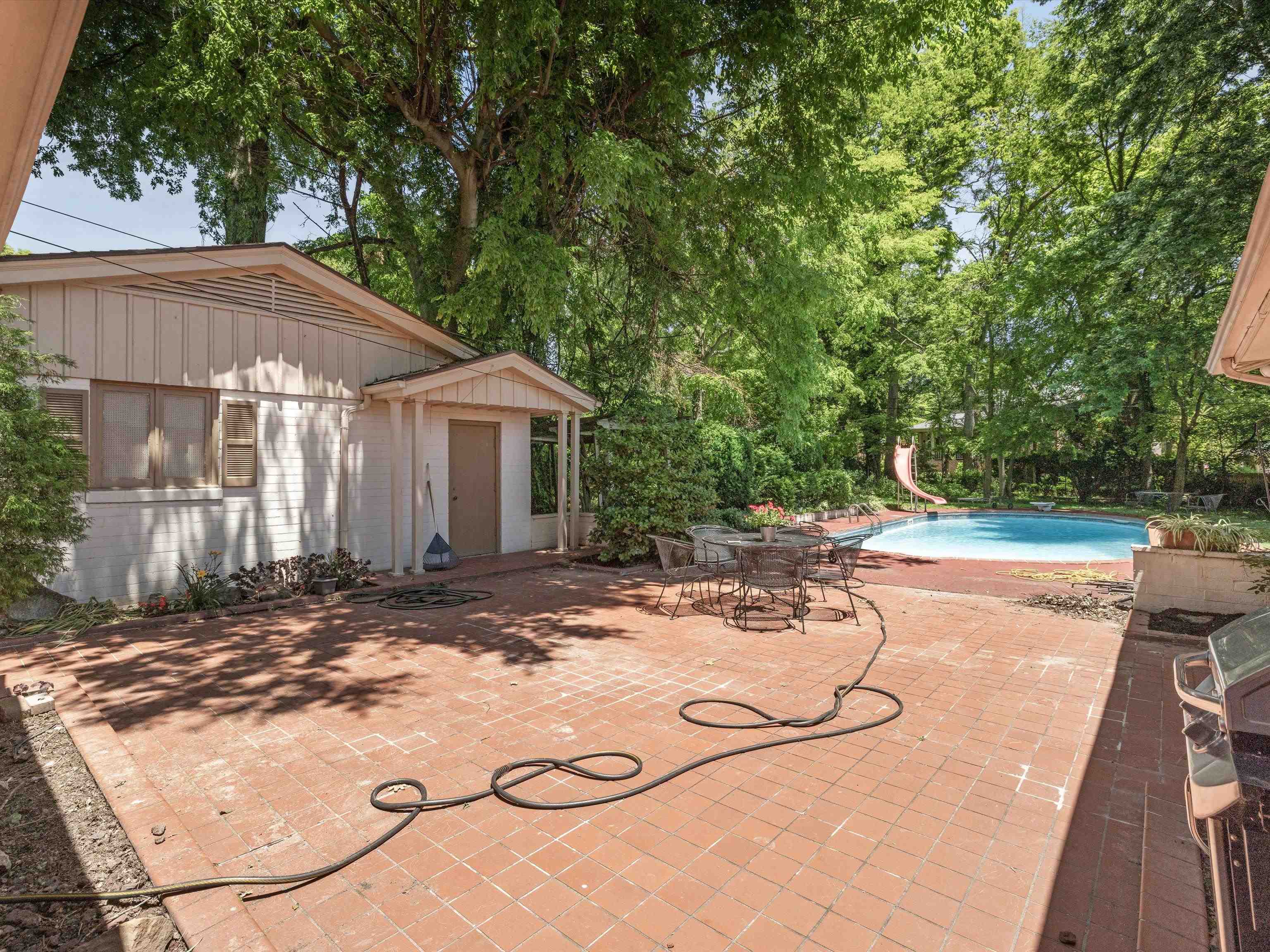 1909 Robin Road, Owensboro, Kentucky 42301, 4 Bedrooms Bedrooms, ,3 BathroomsBathrooms,Single Family Residence,For Sale,Robin Road,89879
