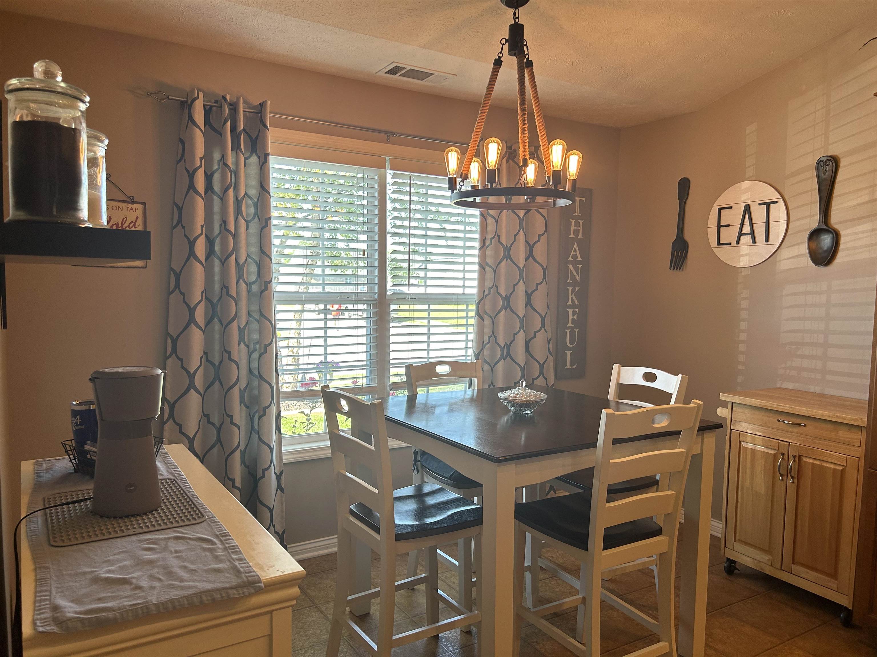 435 Camden Circle, Owensboro, Kentucky 42301, 3 Bedrooms Bedrooms, ,2 BathroomsBathrooms,Single Family Residence,For Sale,Camden Circle,89882