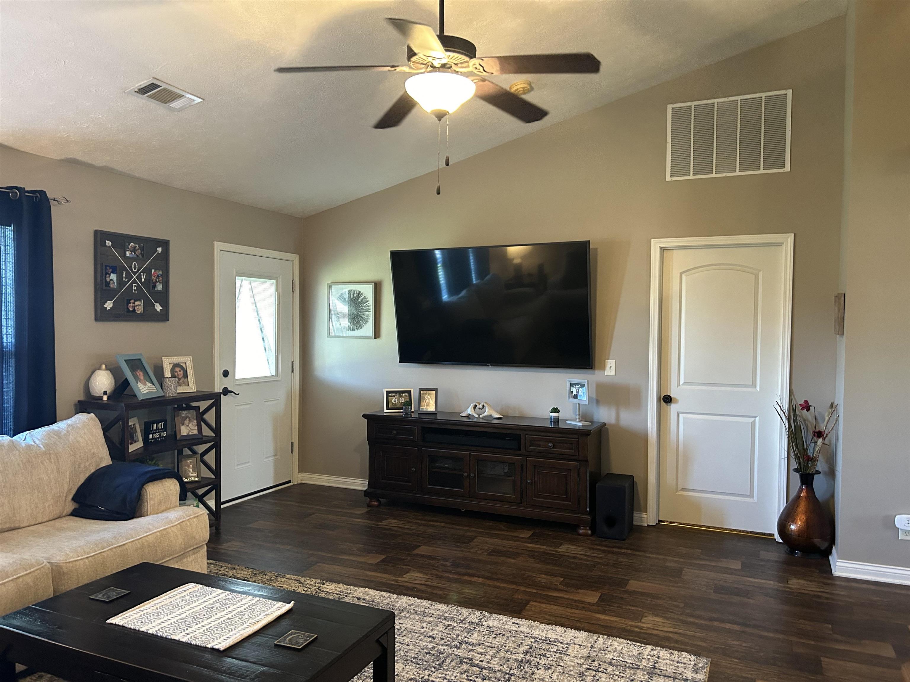 435 Camden Circle, Owensboro, Kentucky 42301, 3 Bedrooms Bedrooms, ,2 BathroomsBathrooms,Single Family Residence,For Sale,Camden Circle,89882