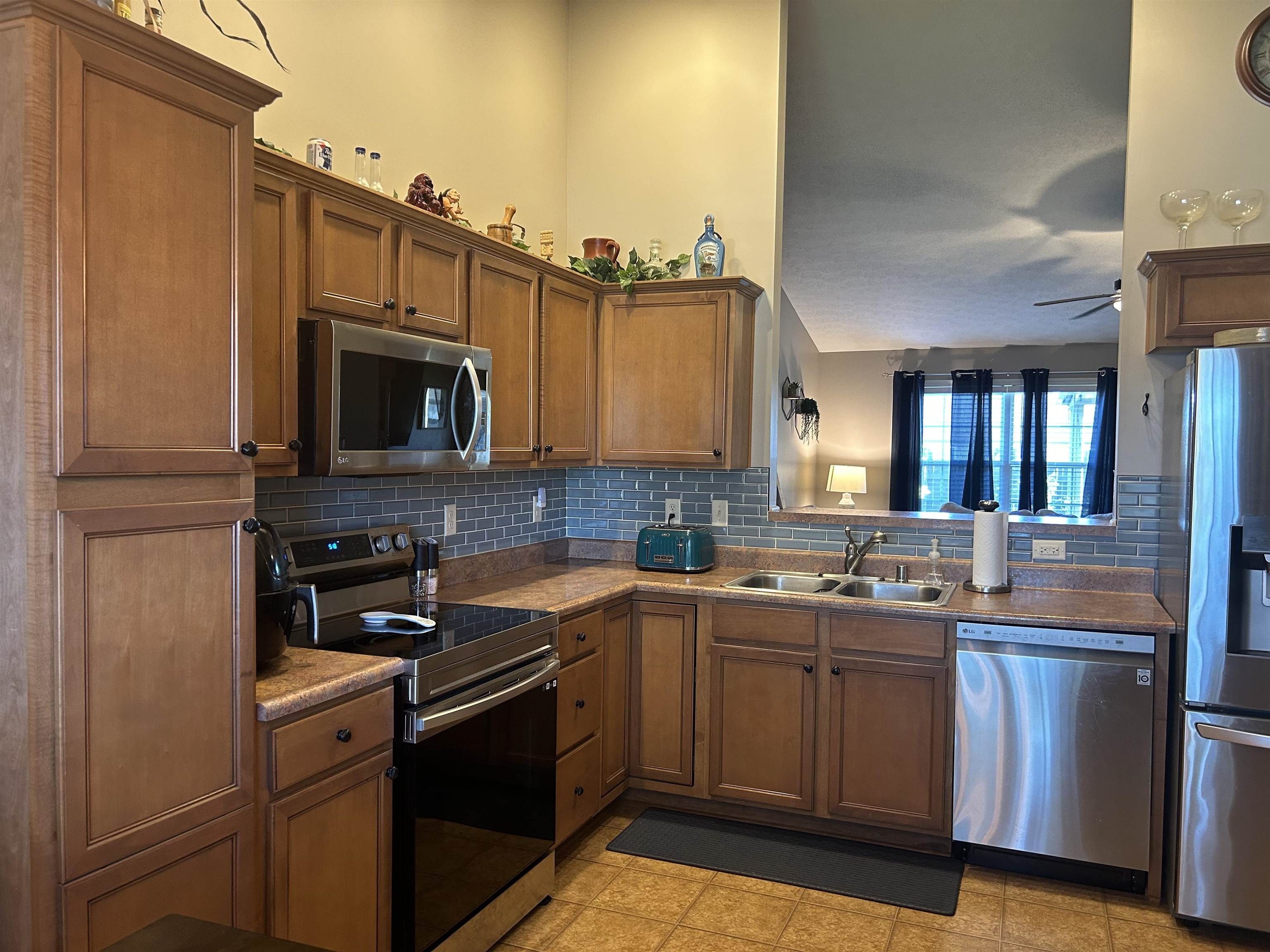 435 Camden Circle, Owensboro, Kentucky 42301, 3 Bedrooms Bedrooms, ,2 BathroomsBathrooms,Single Family Residence,For Sale,Camden Circle,89882
